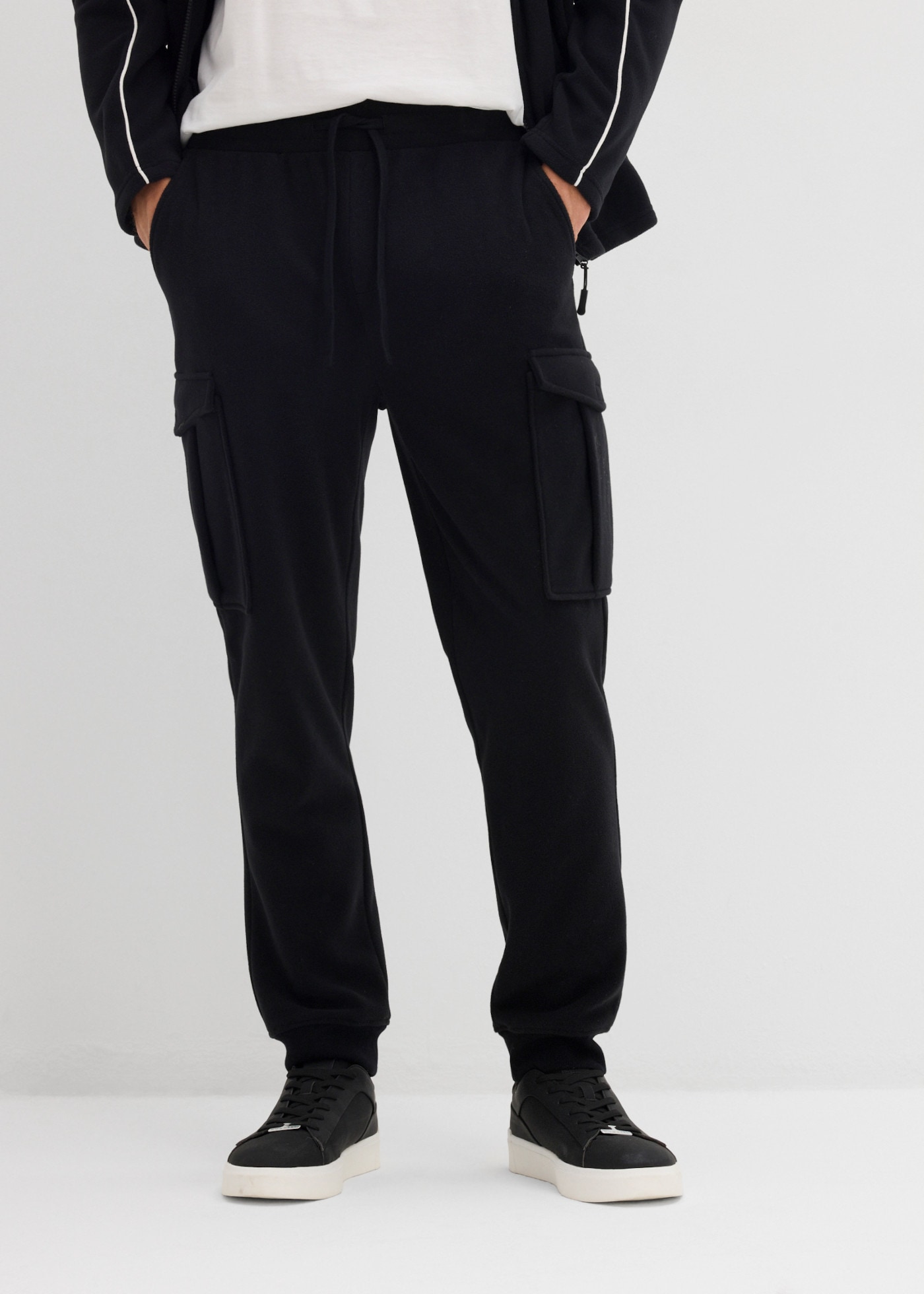 Image of bonprix Jogginghose angenehme, weiche Qualität, Regular Fit, im Casual-Stil, aus Polyester