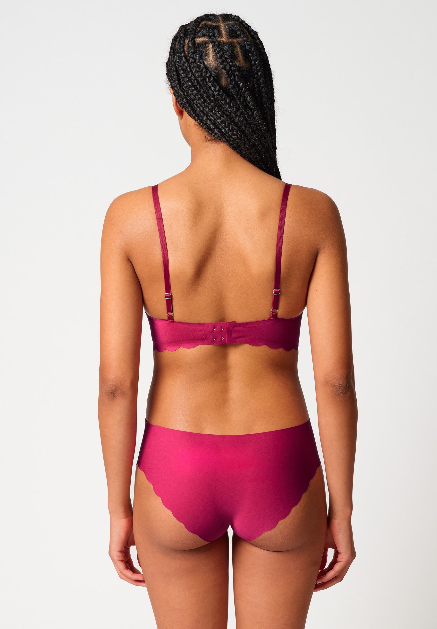 Skiny Soutien-gorge souple »Micro Essentials« herausnehmbare Pads,  V-Ausschnitt, Unsichtbar-Effekt, mit Bogenkante