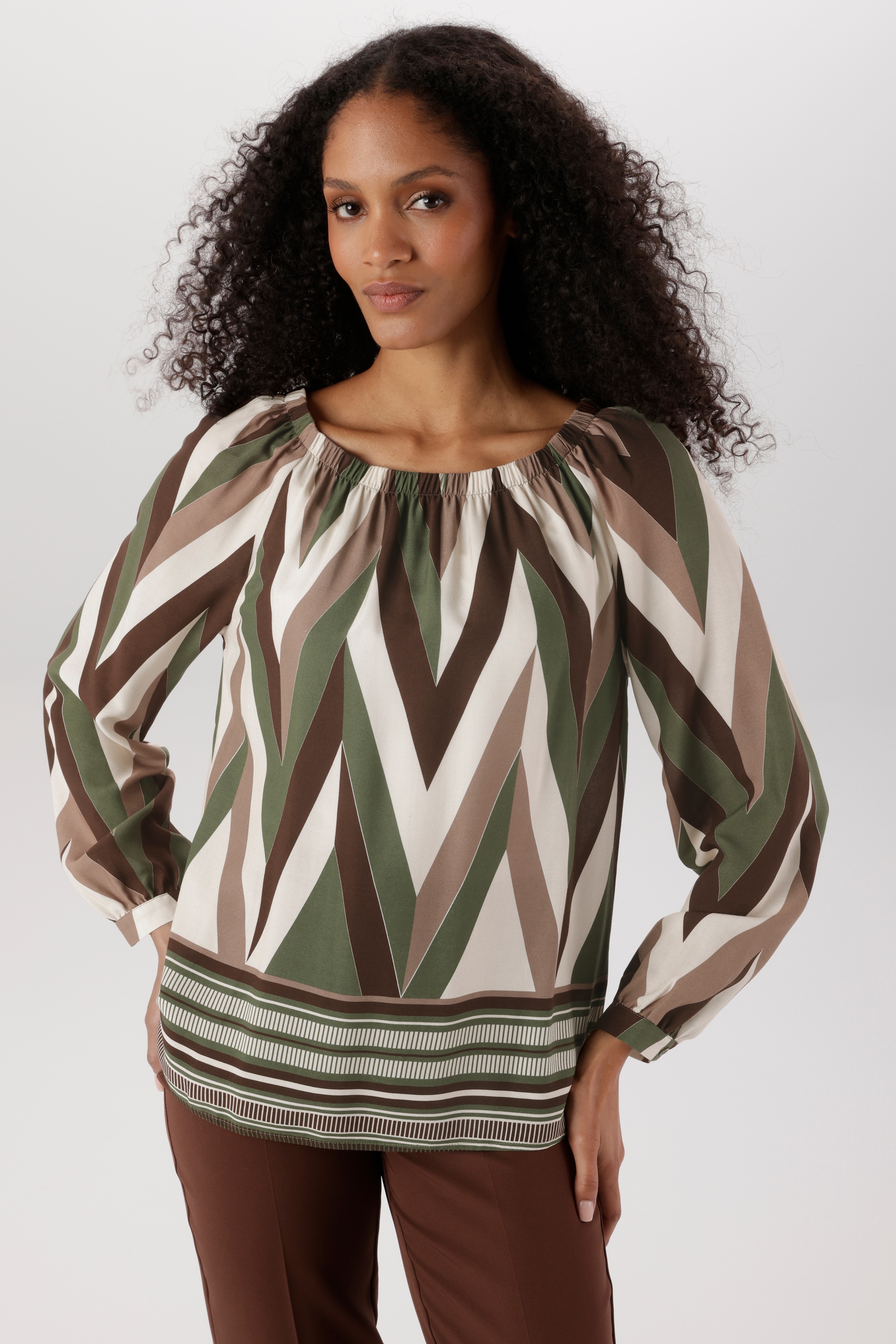 Image of Aniston SELECTED Schlupfbluse grosszügigem, elastischen Rundhalsausschnitt - NEUE KOLLEKTION