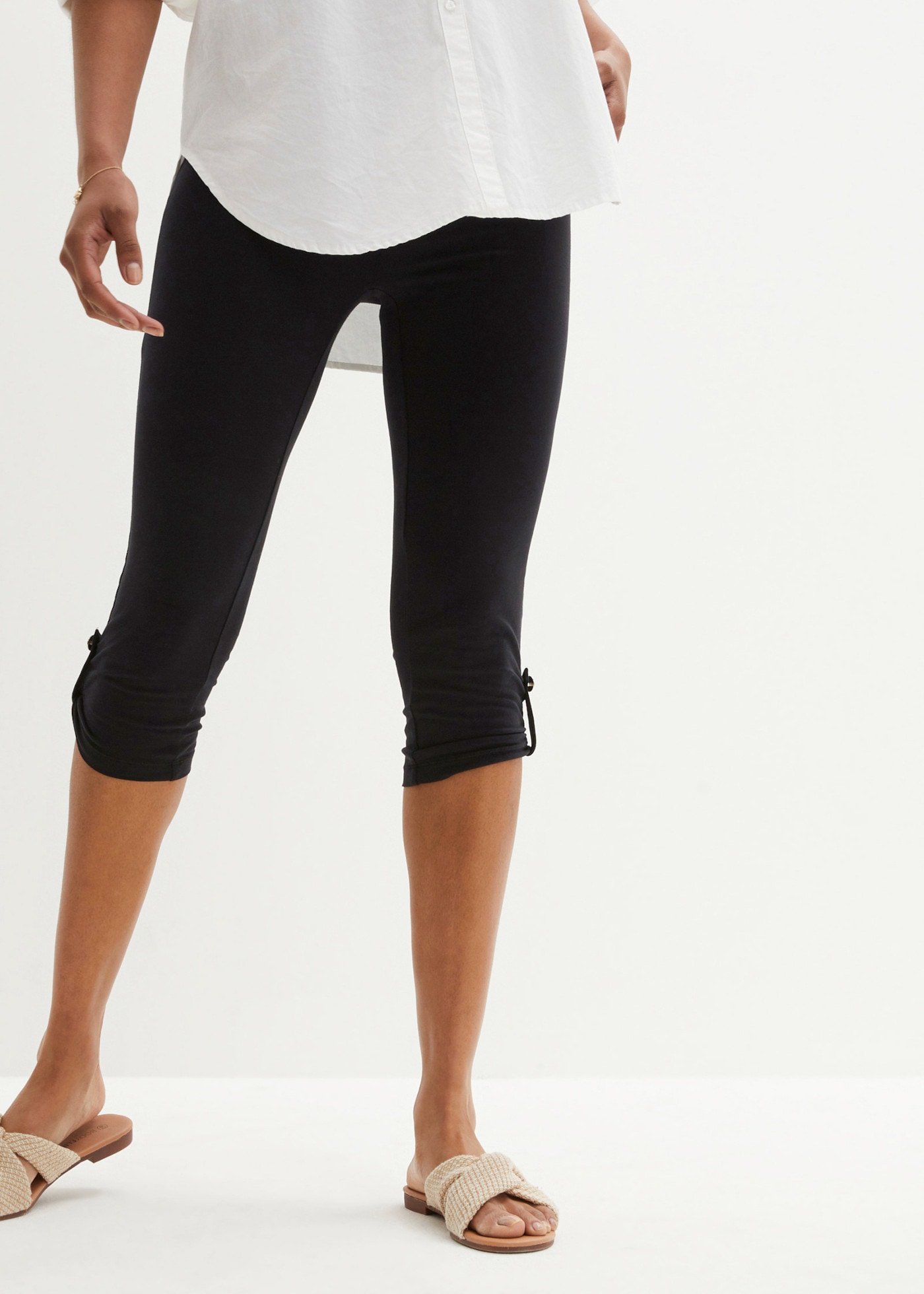 Image of bonprix Caprileggings Skinny Fit, mit seitlichem Knopf-Detail, aus Baumwollmaterial