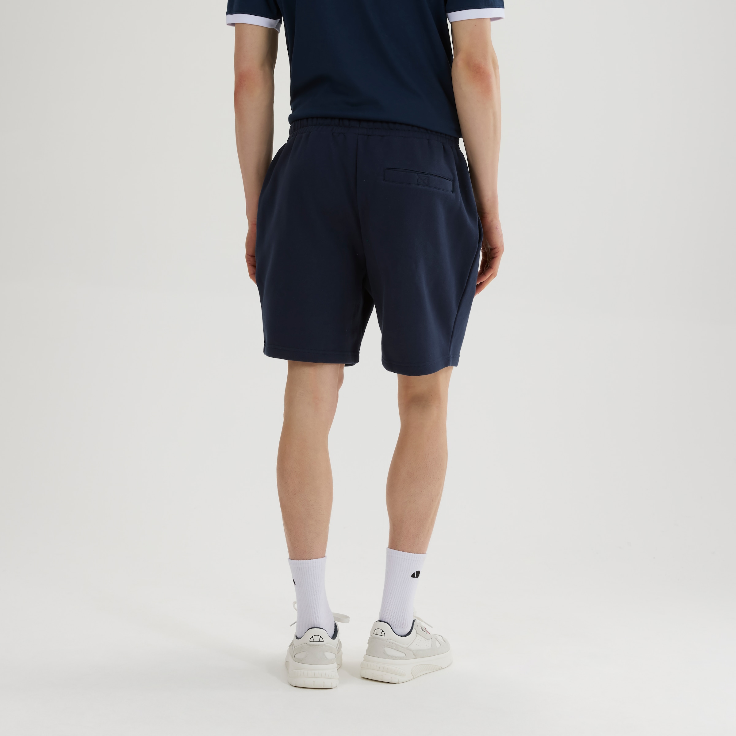 Ellesse Sweatshorts »ISLINGTON SHORT«  aus Baumwolle und Polyester, bequeme Passform