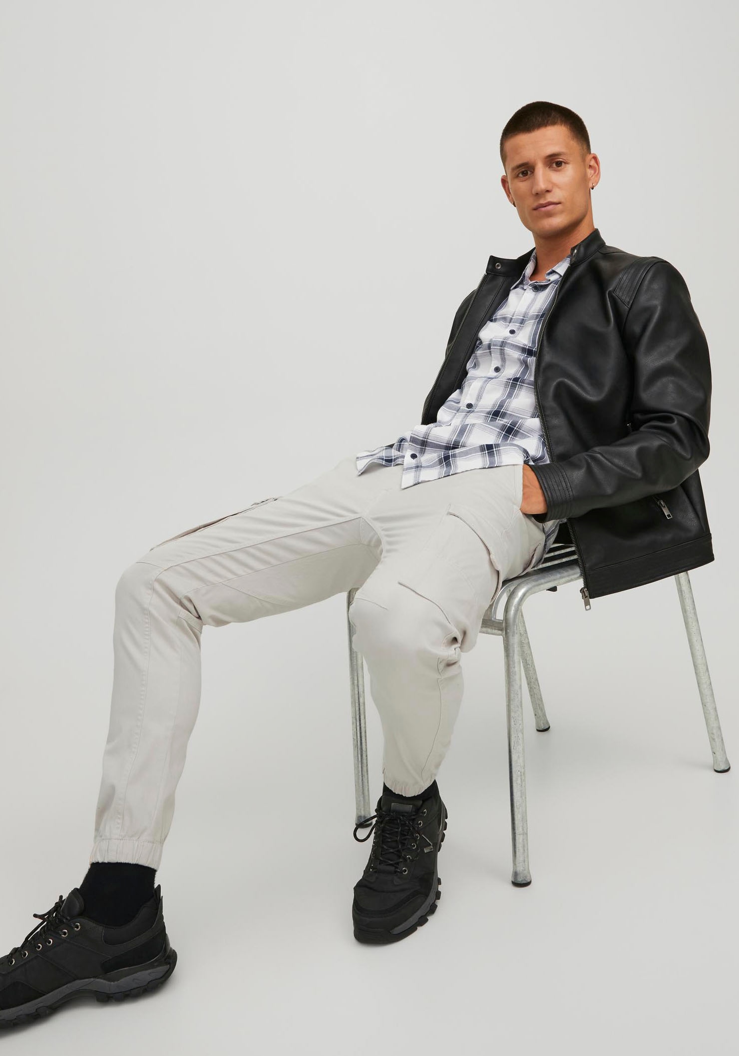 Jack & Jones Cargohose »JPSTPAUL JJFLAKE CARGO NOOS«  mit Beintaschen