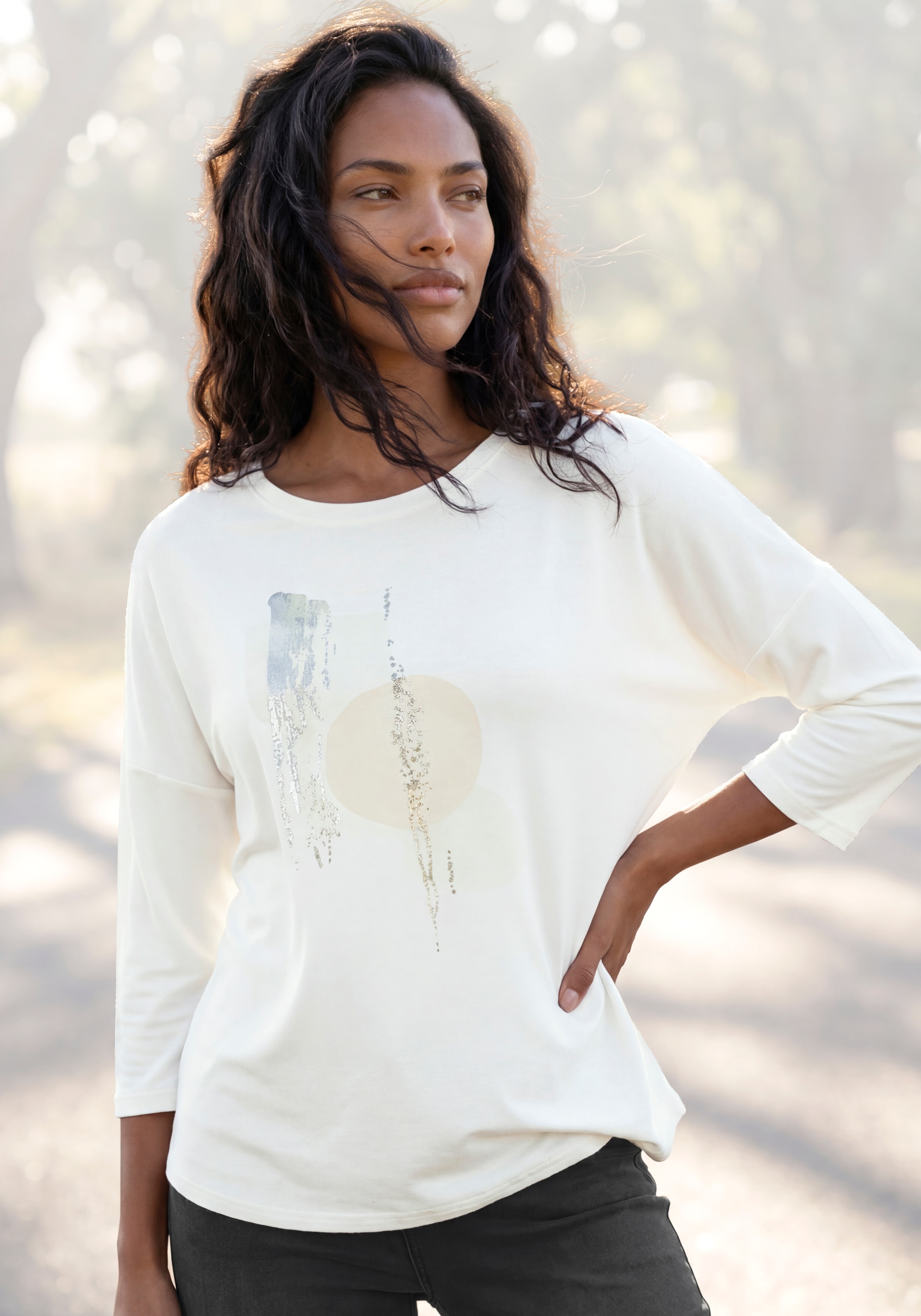 Image of LASCANA 3/4-Arm-Shirt "mit schimmerndem Folienprint" aus French Terry-Qualität aus Viskose