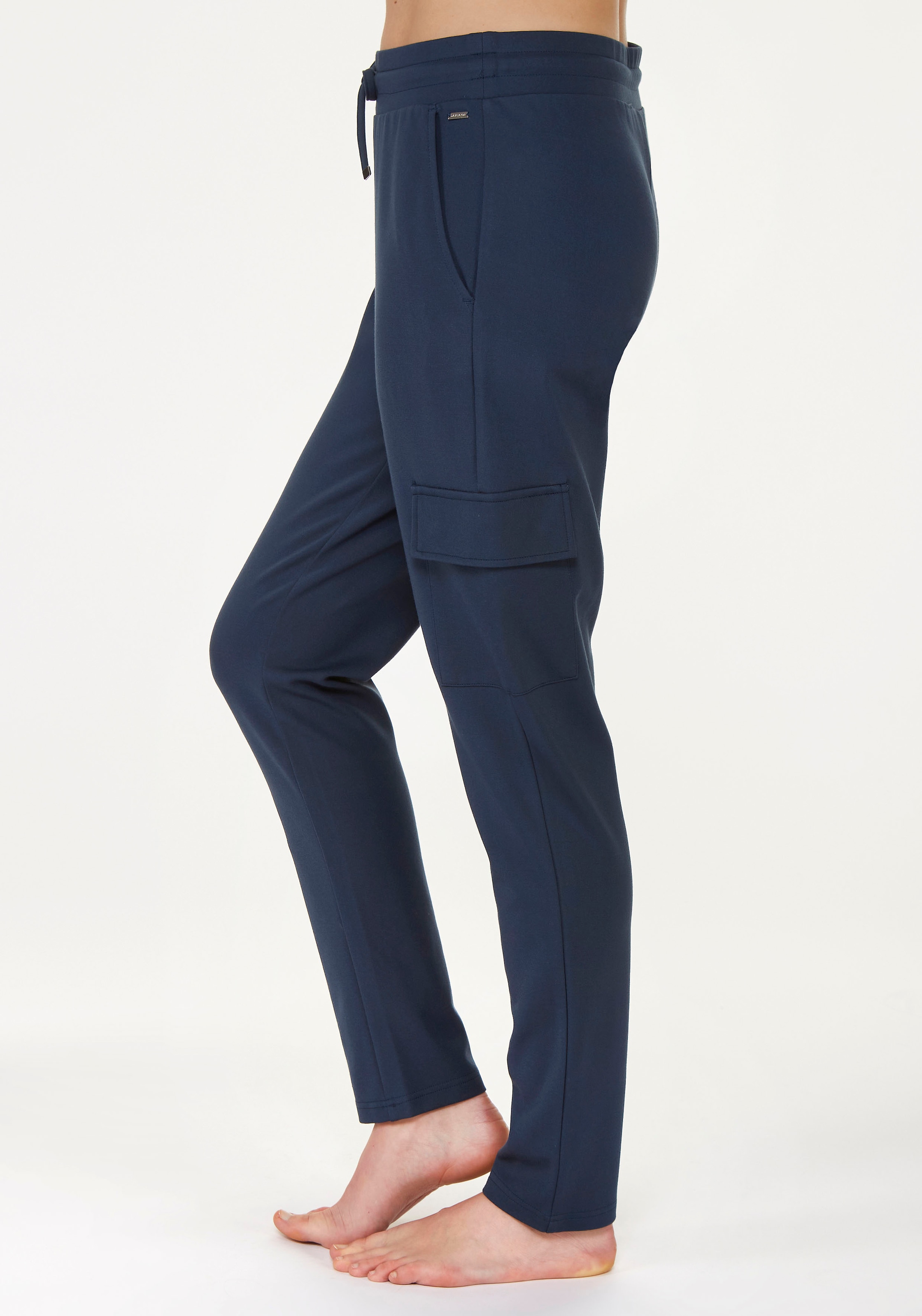 LASCANA Cargohose, in weich fliessendem Material, Loungewear