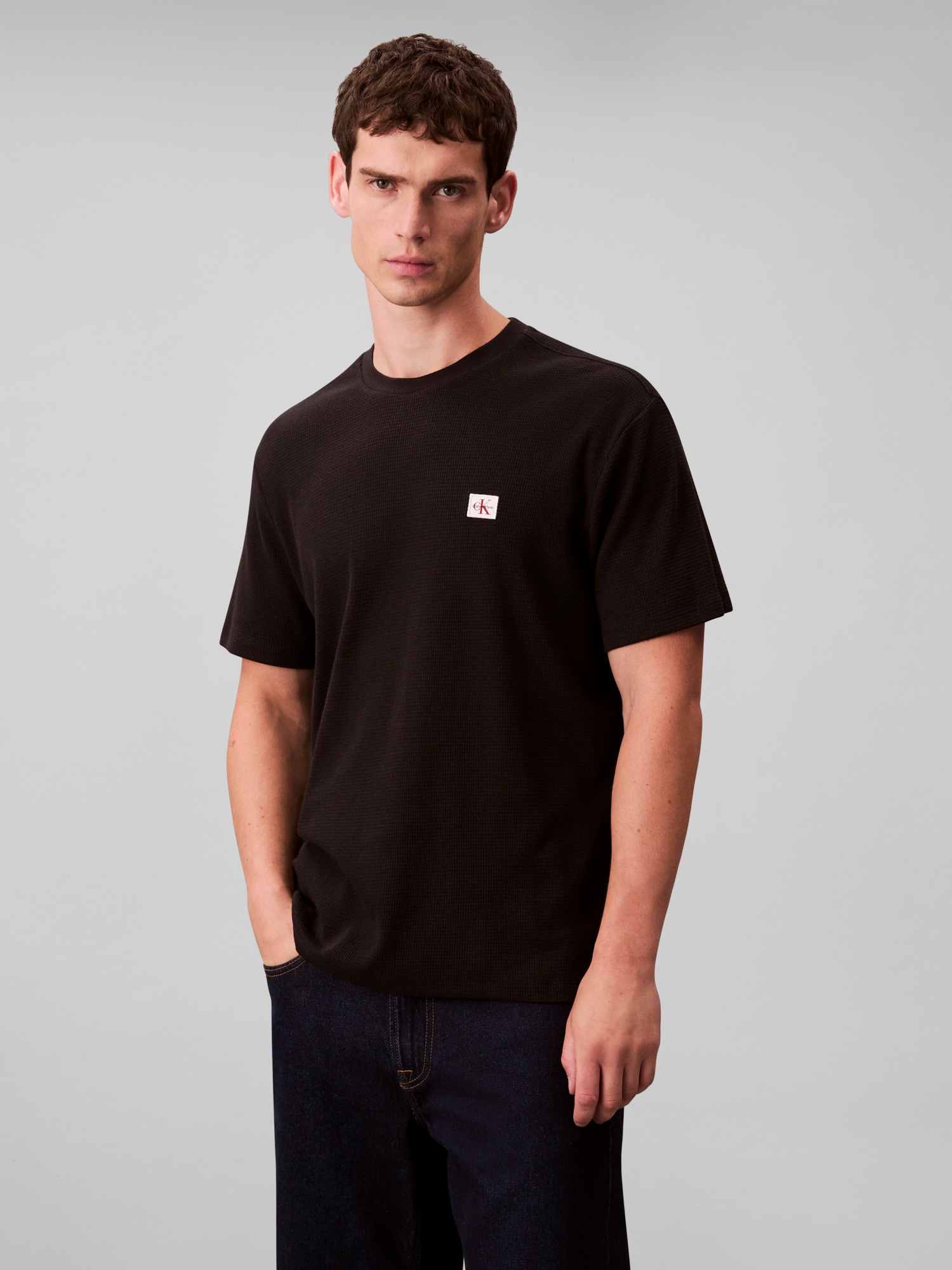 Image of Calvin Klein Jeans T-Shirt "WAFFLE BADGE TEE" Regular fit mit Rundhalsausschnitt