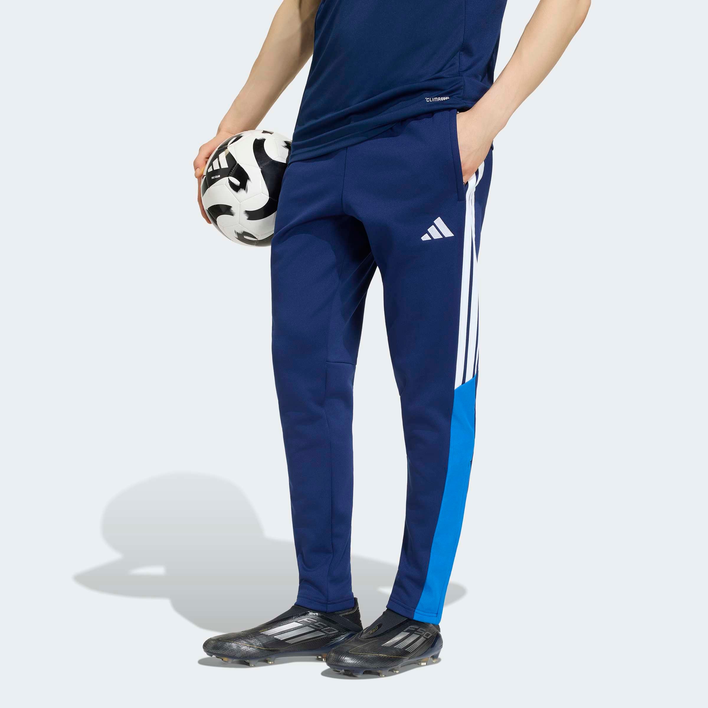 Image of adidas Performance Trainingshose "TIRO 26 ESSENTIALS, WINTERFEST"