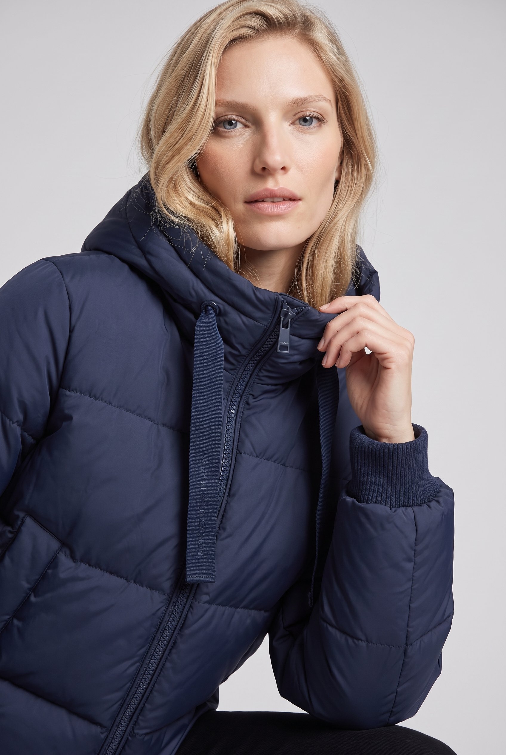Image of Tommy Hilfiger Steppjacke "TH TAPE DOWN JACKET W/HOOD" mit Kapuze Kunstfaser