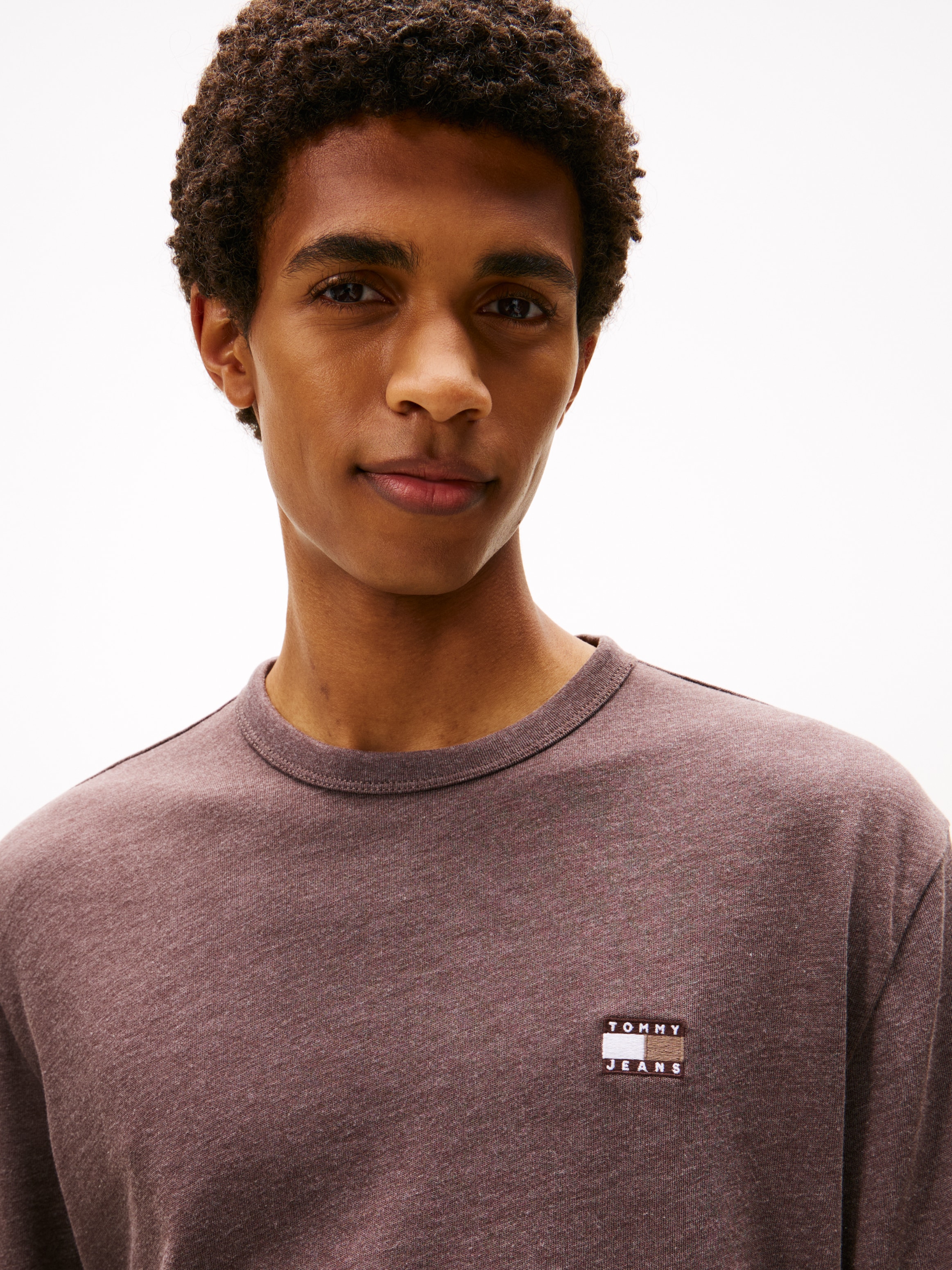 Tommy Jeans Langarmshirt »TJM REG BADGE« Jersey, Rundhals, meliert, regular fit