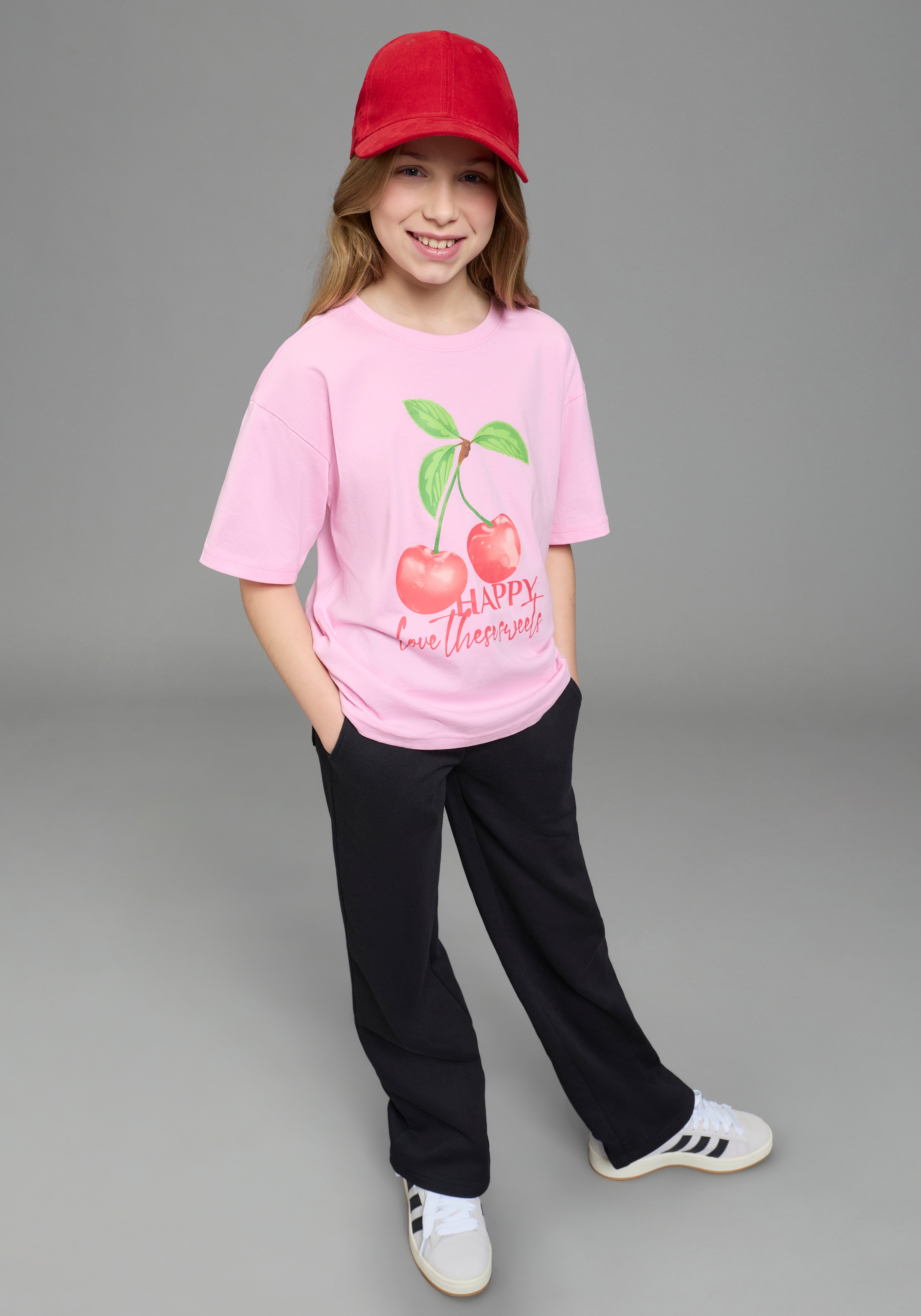 KIDSWORLD T-shirt »Shirt mit Kirschen-Print« lässige Passform, Kurzarm, bedruckt, aus Baumwolle