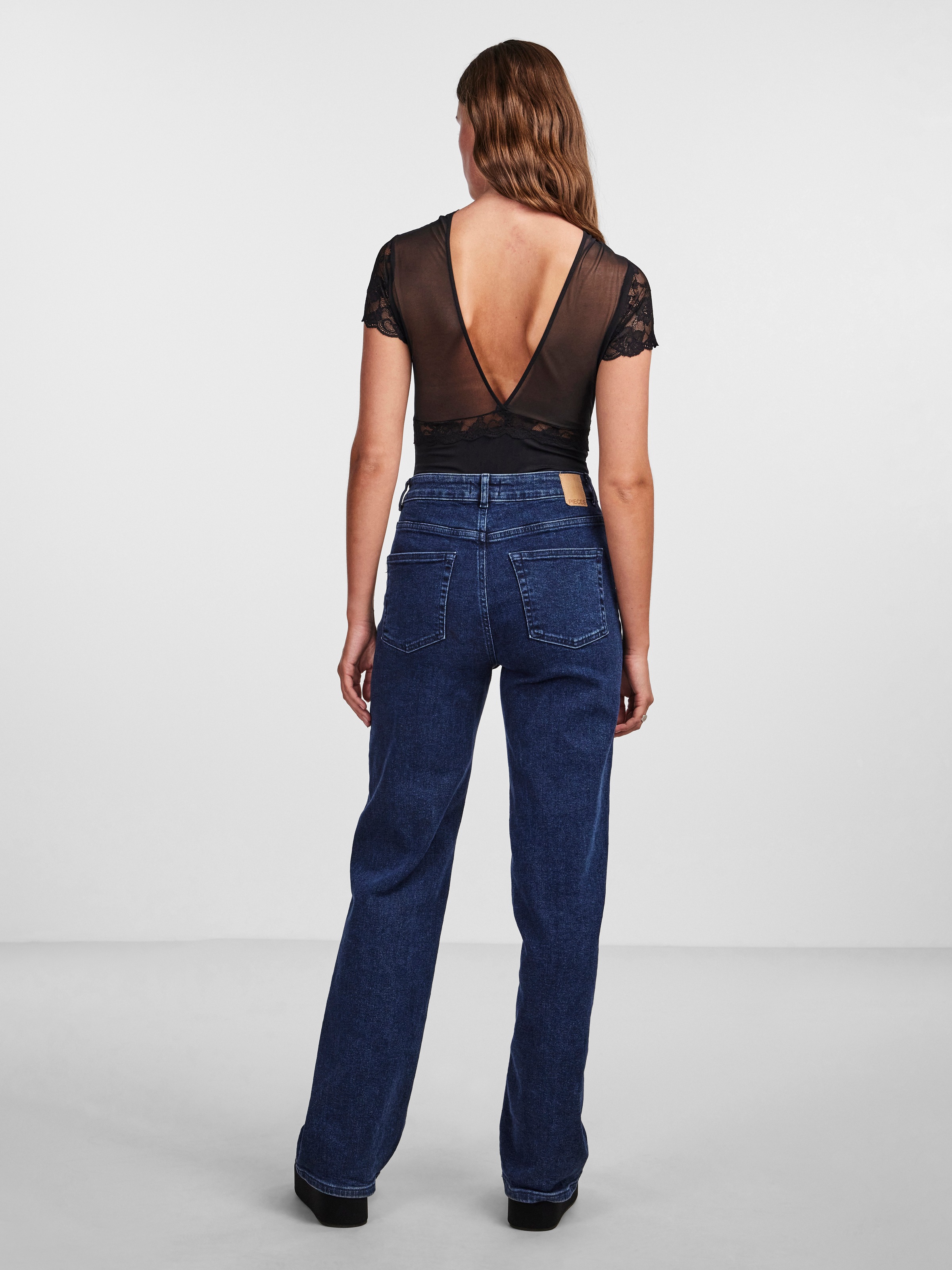 pieces Stringbody »PCSICCA« mit Spitze