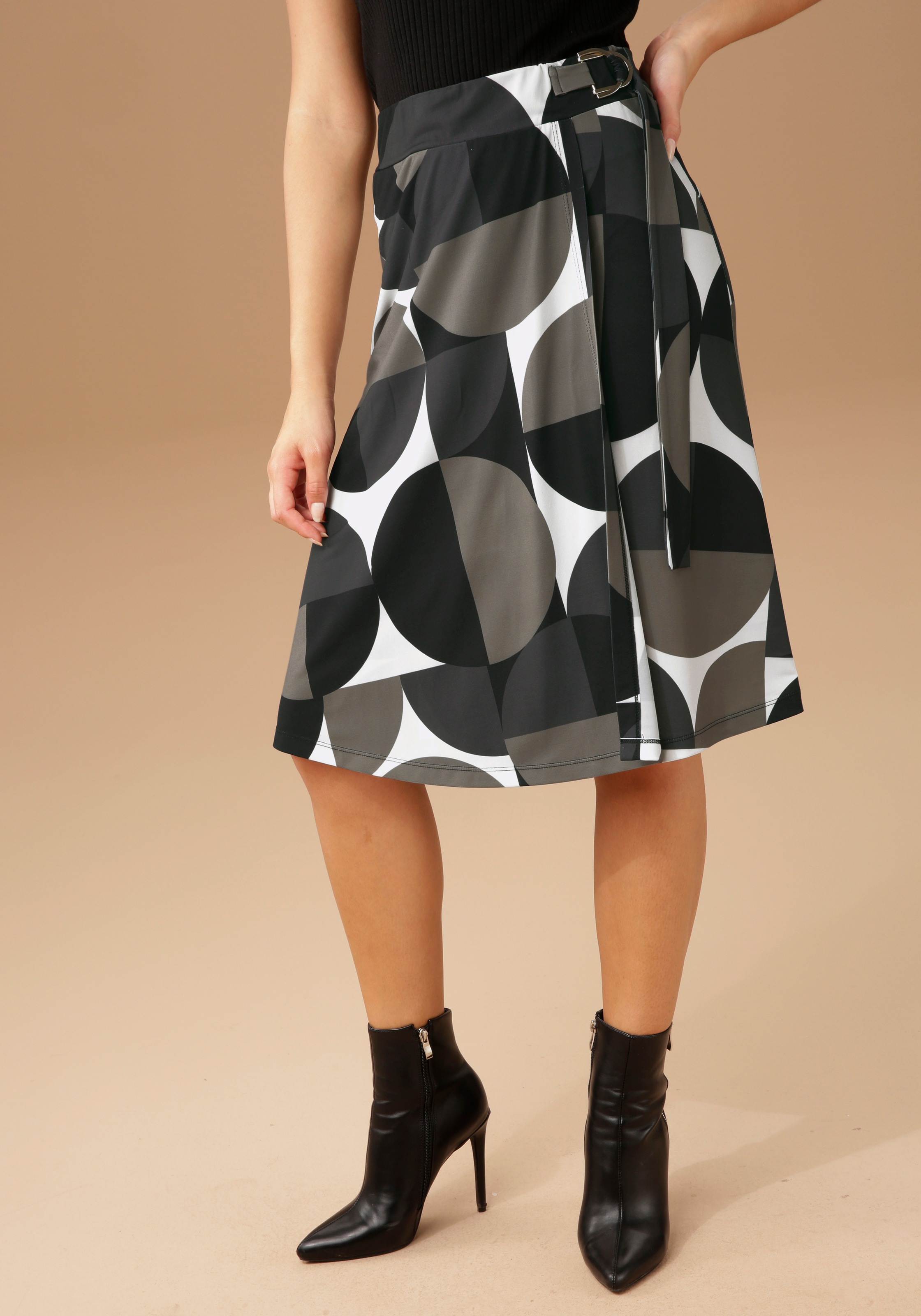 Image of Aniston SELECTED Jerseyrock, mit silberfarbenen Schnallen bei Ackermann Versand Schweiz