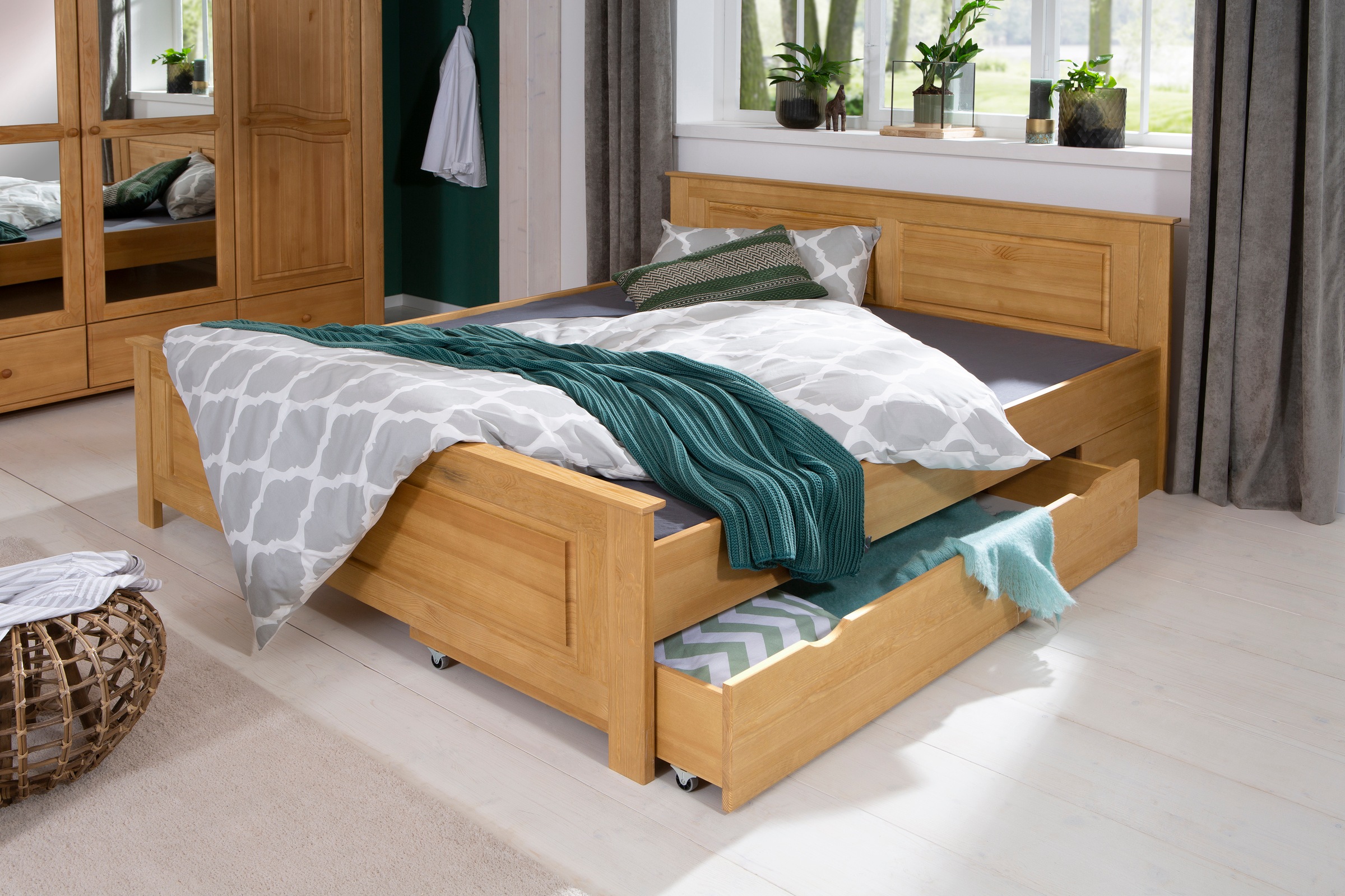 Image of Home affaire Einzelbett »Deborah«, aus Kiefer massiv, in deversen Breiten bei Ackermann Versand Schweiz