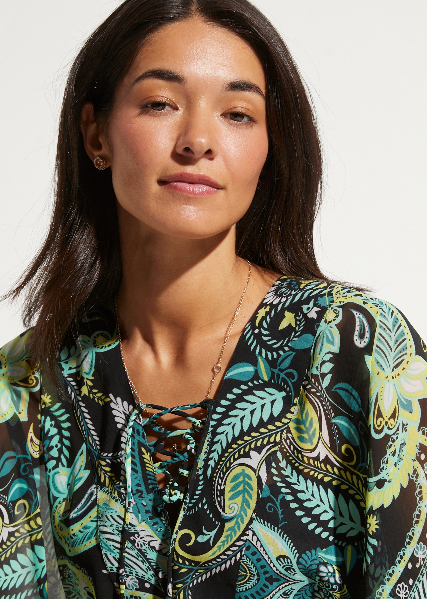 bonprix Robe tunique »Strandtunika aus leichtem Chiffon« aus leichtem Chiffon, lockere loose fit Passform, mit Paisley-Muster