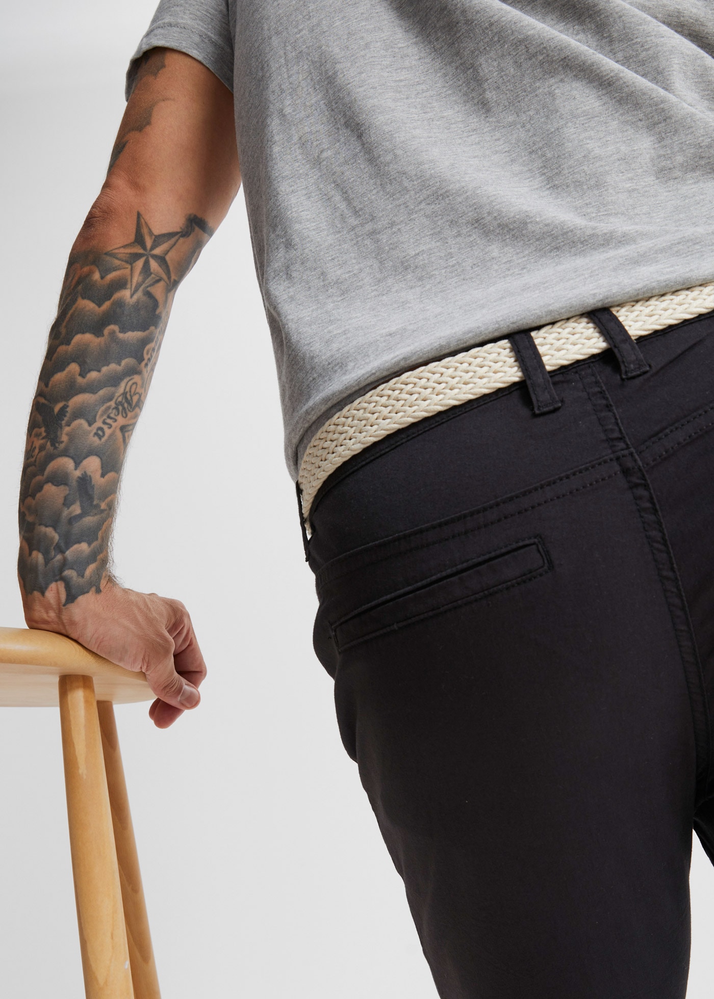 bonprix Chinohose »Regular Fit Chinohose mit Komfortbund und Gürtel, Straight«  aus Baumwolle und Elasthan, mit Komfortbund und Gürtel, Regular Fit