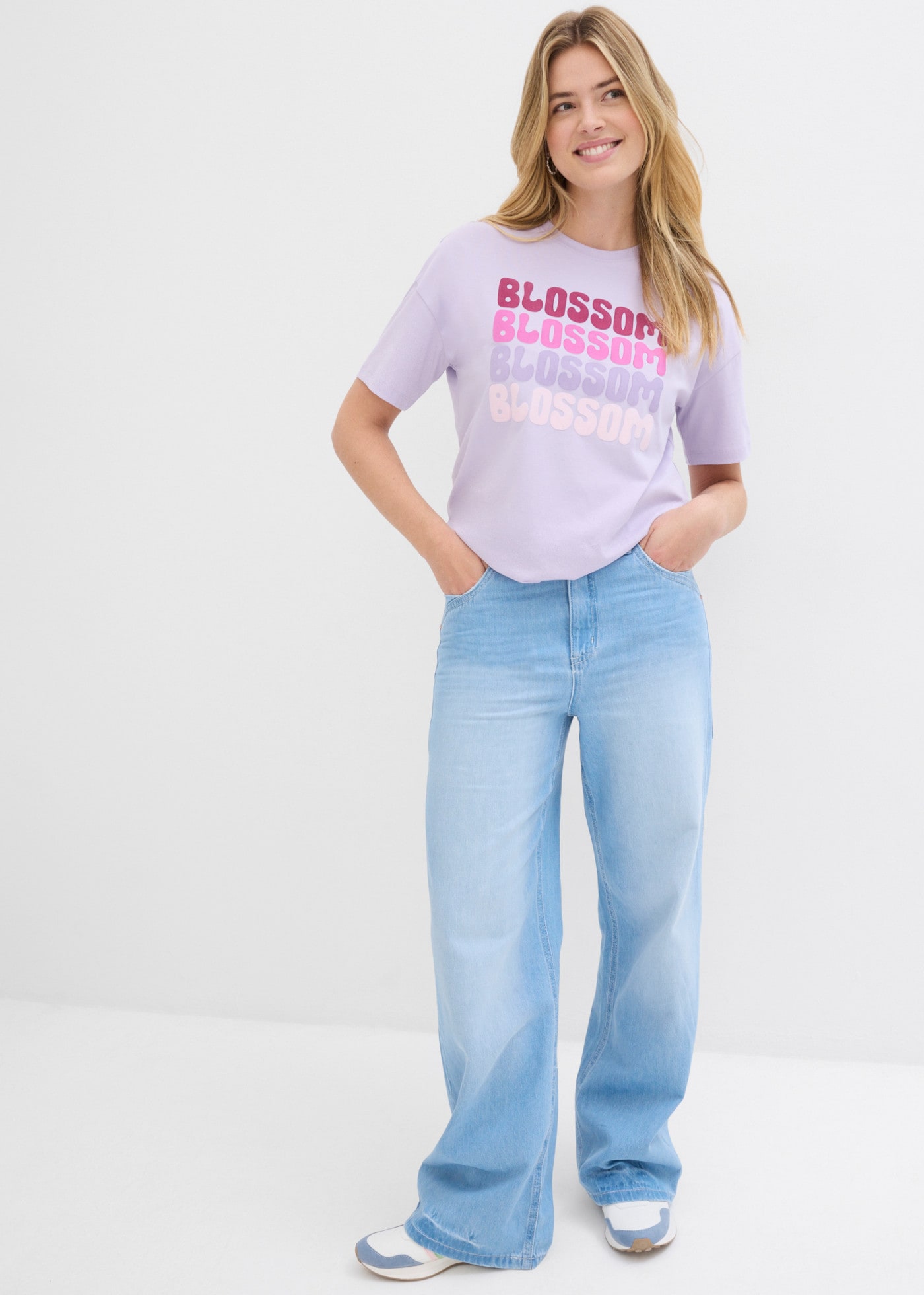 bonprix Oversize-Shirt weiter Schnitt, Halbarm-Design, aus Baumwolle, mit Brustdruck