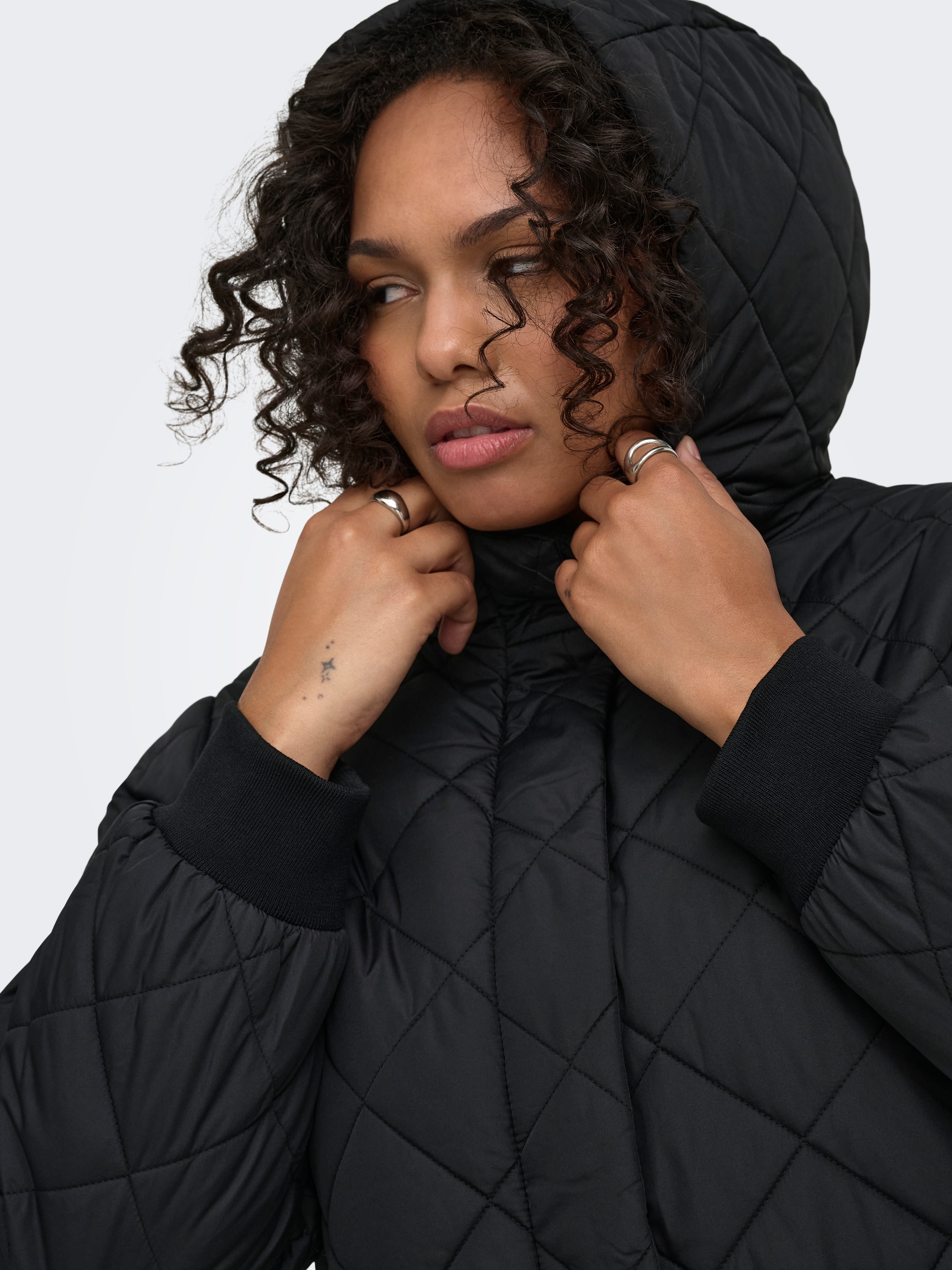 ONLY CARMAKOMA Steppmantel »CARJULIET QUILTD HOOD ZIP COAT OTW NOOS« Kunstfaser