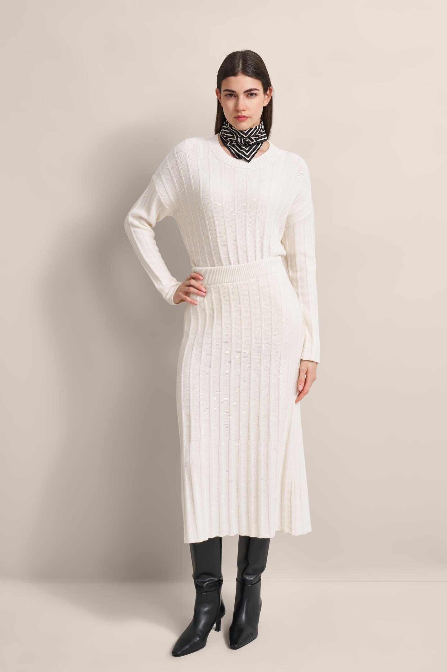 bugatti Jupe en jersey aus einer Kaschmir-Wollqualität