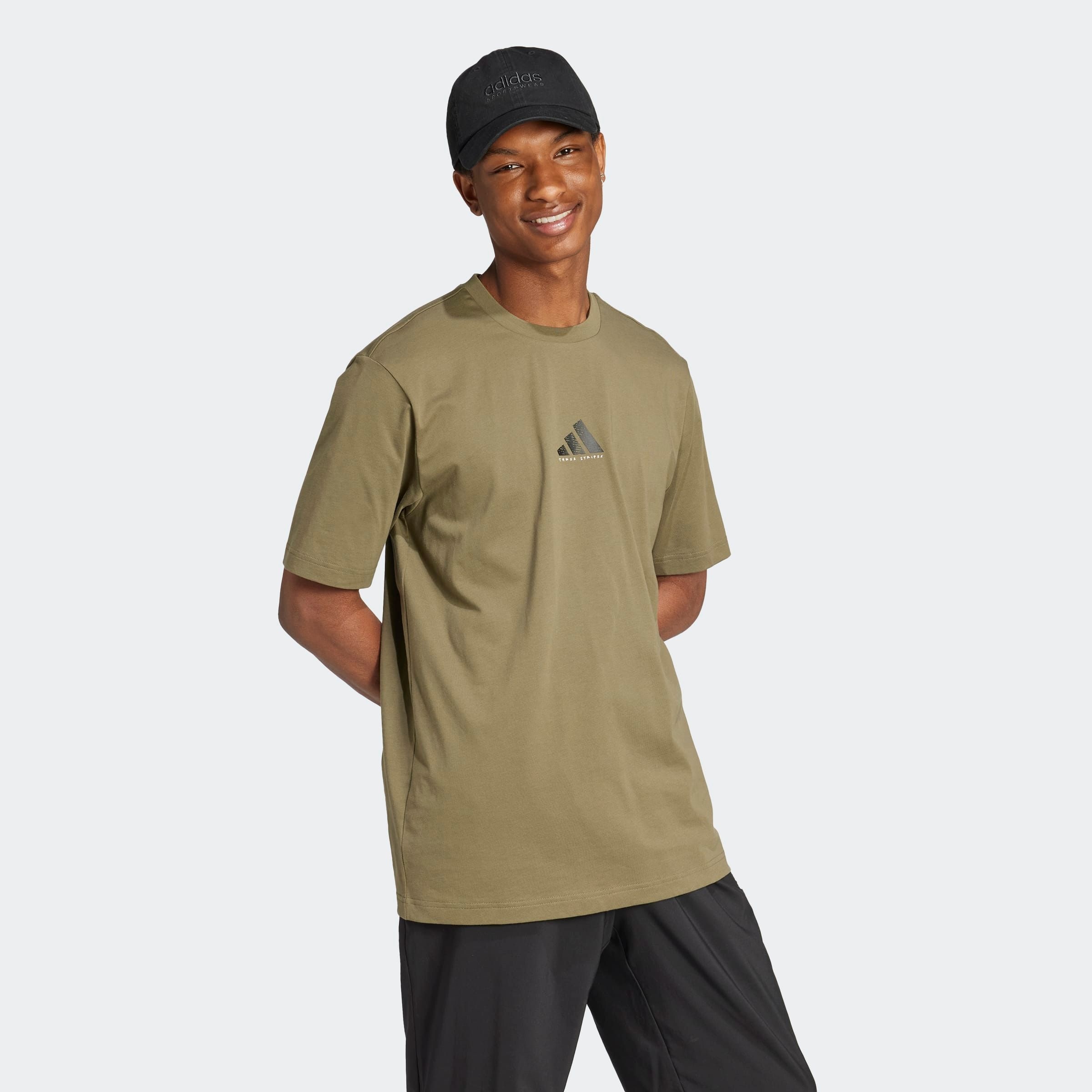 Image of adidas Sportswear T-Shirt "CODES PHOTOREAL GRAPHIC" sportlicher Stil, ohne Verschluss, mit Rückenprint, aus Baumwolle
