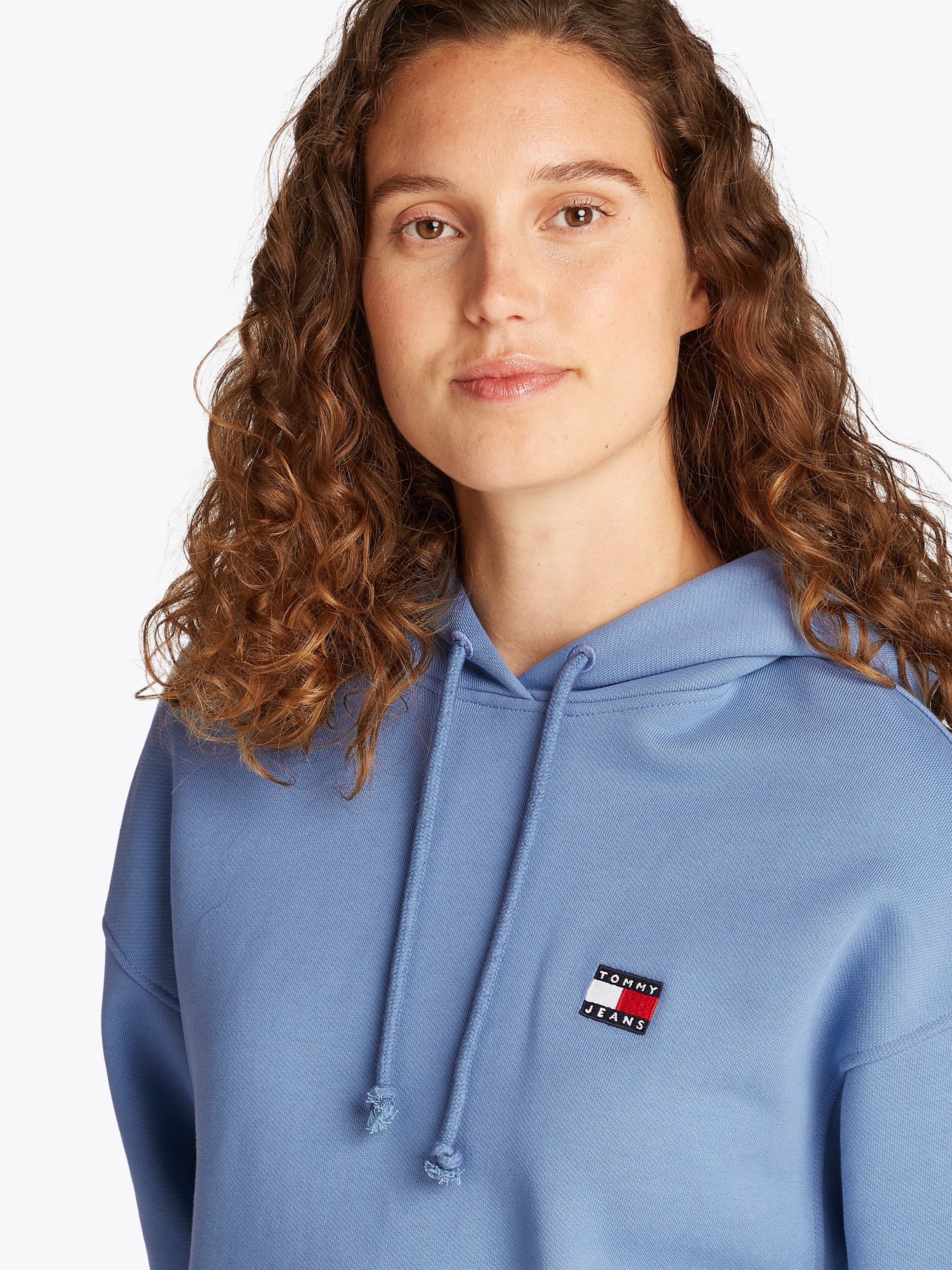 Tommy Jeans Curve Kapuzensweatshirt »TJW BXY BADGE HOODIE EXT«, in Grossen Grössen, Kapuze, Badge