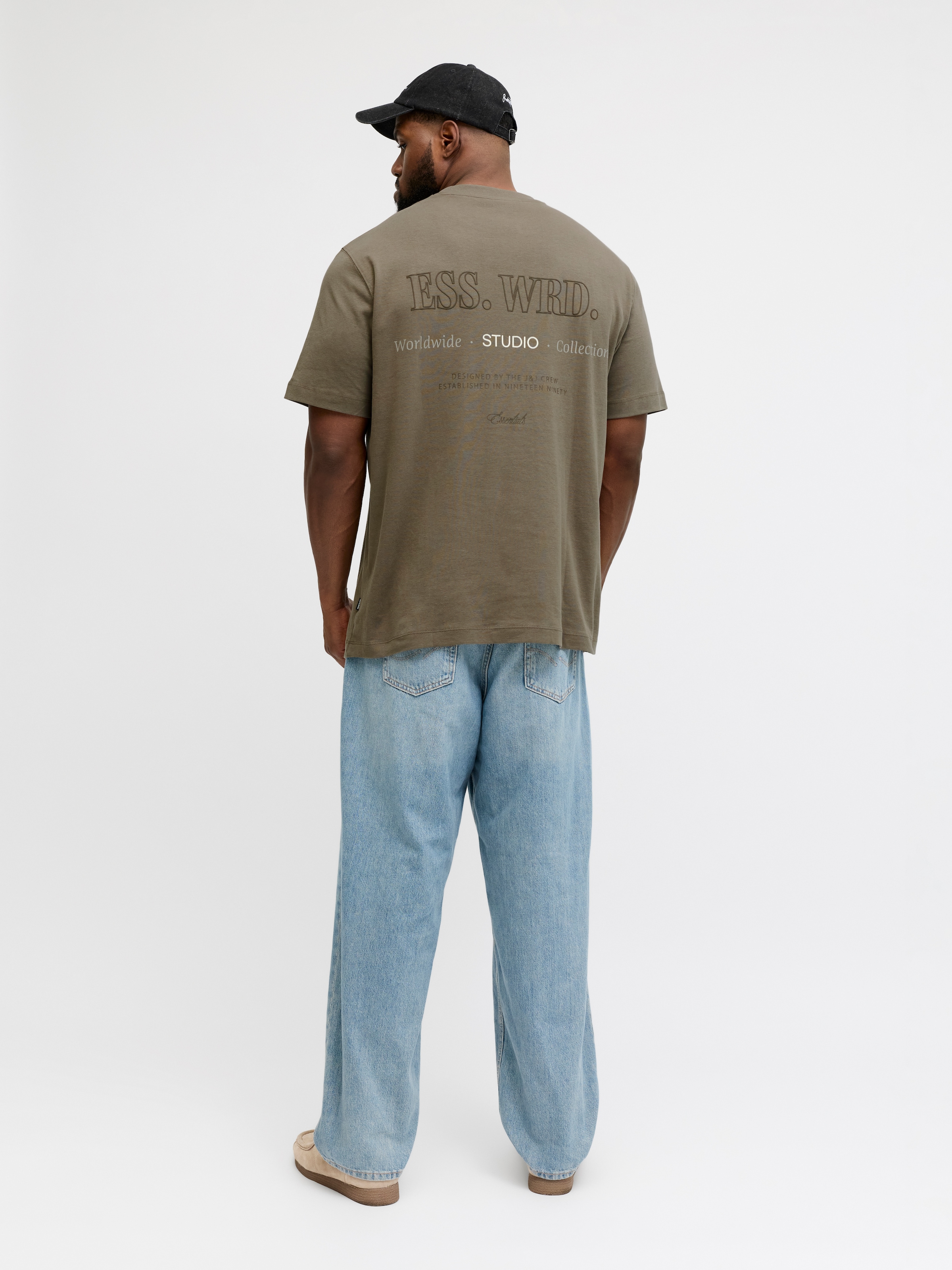 Jack & Jones PlusSize T-shirt »JJEURBAN EDGE STUDIO TEE SS SN PLS« mit Logobranding