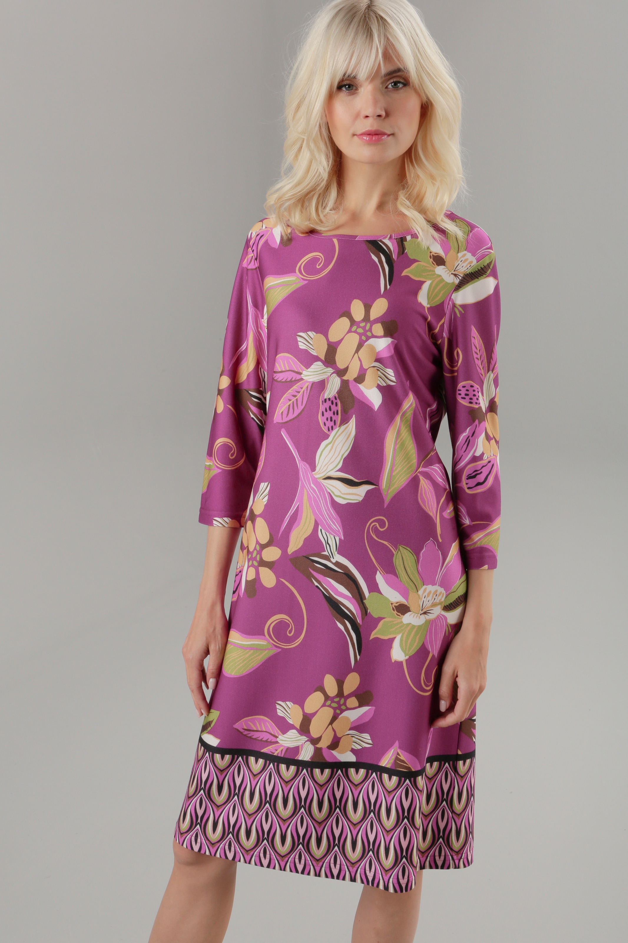 ♕ Aniston SELECTED Jerseykleid, mit aufgedruckter Bordüre im Retro-Muster  versandkostenfrei kaufen | Jerseykleider