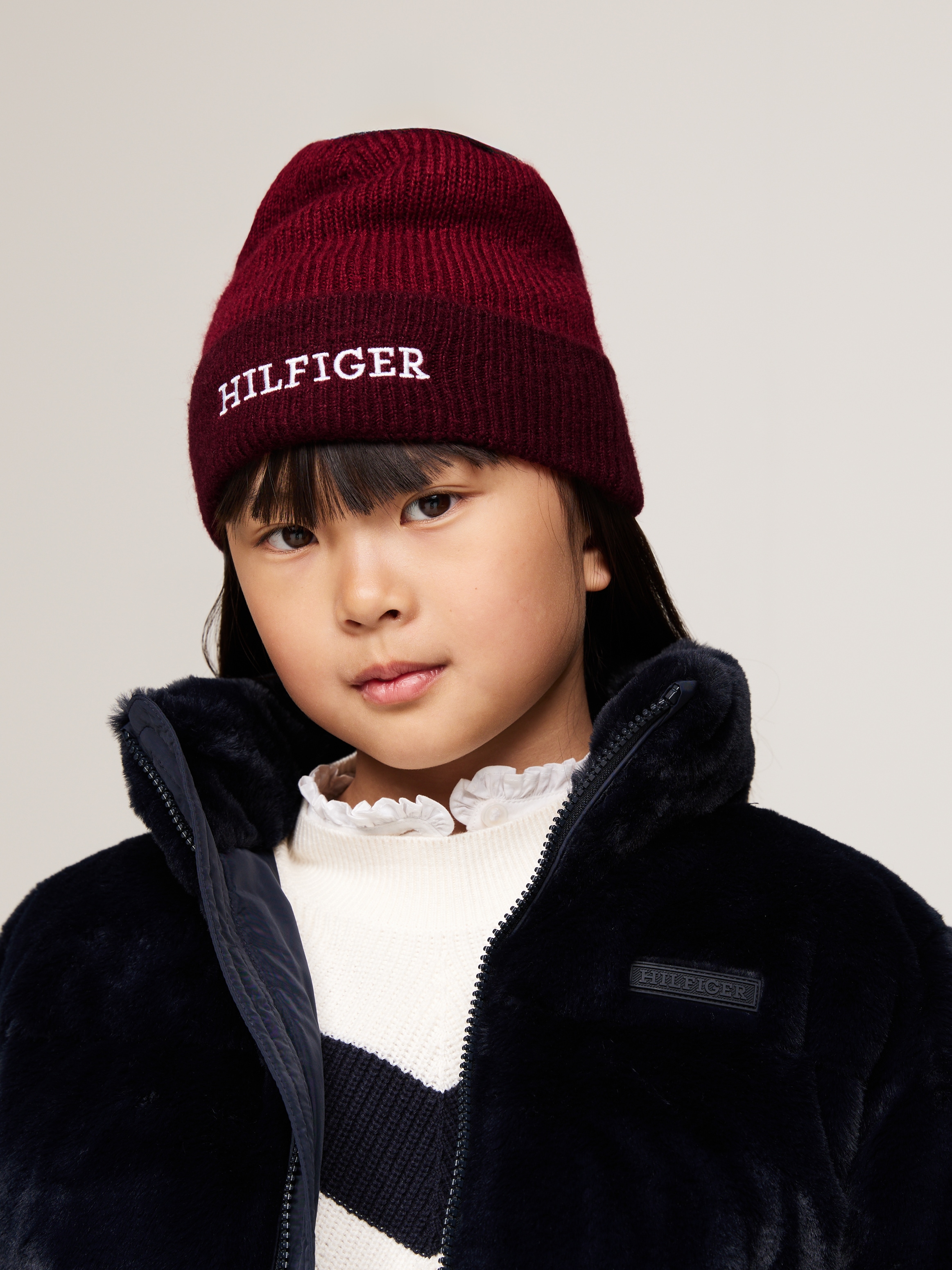 Tommy Hilfiger Bommelmütze »MONOTYPE POMPOM BEANIE«, mit gesticktem Logoschriftzug