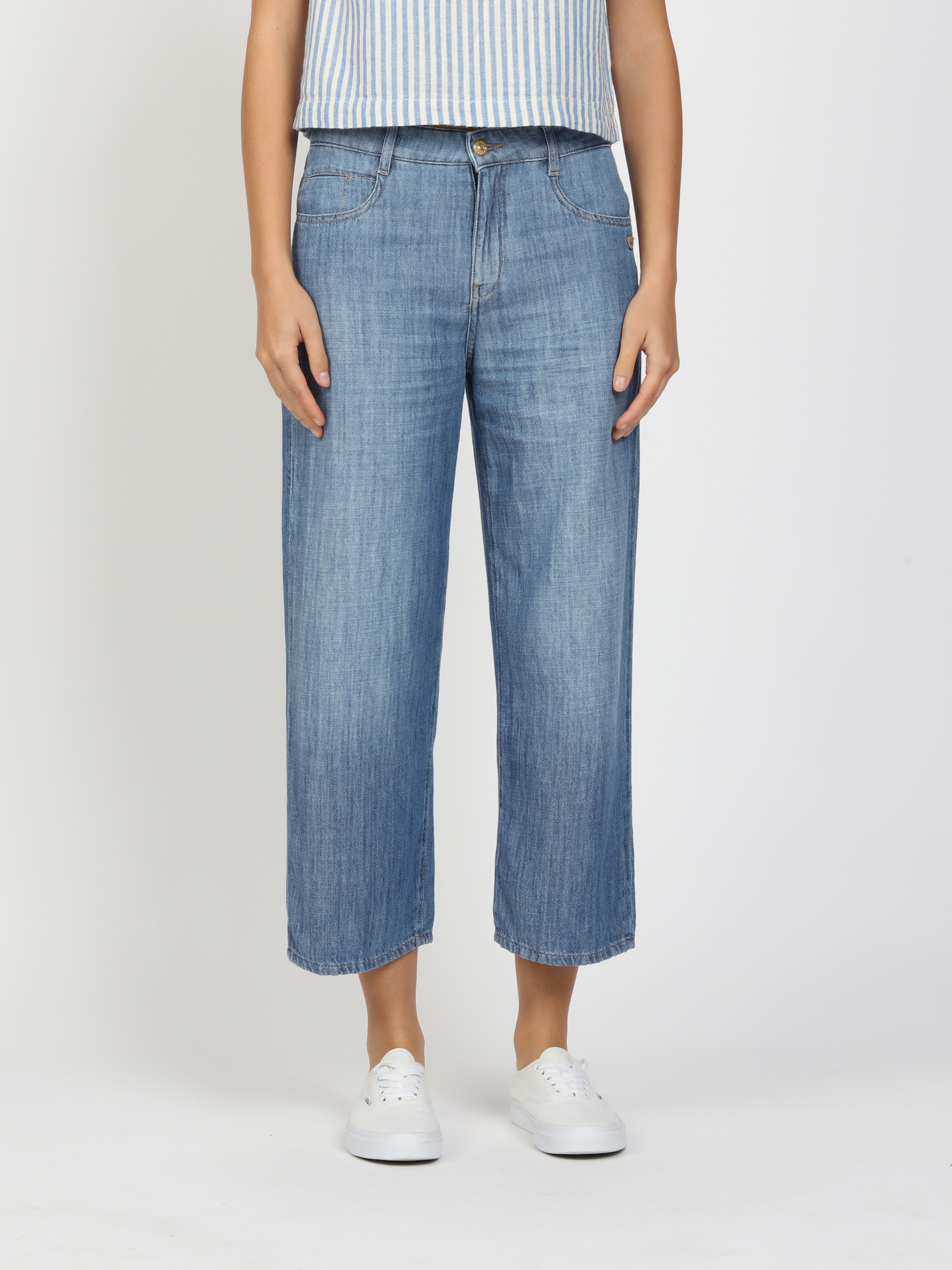 Image of GANG Weite Jeans "94CAROL CULOTTE" Light Denim, 5-Pocket-Stil