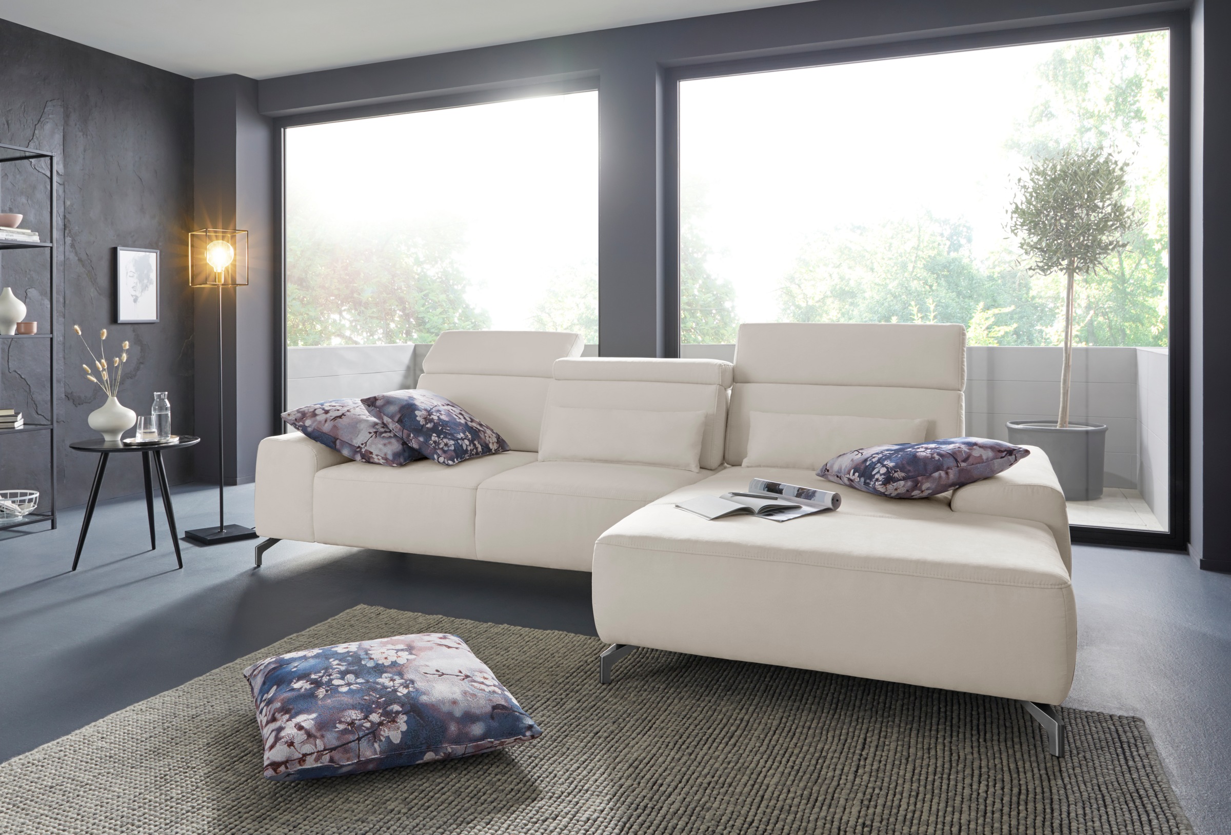 Image of sit&more Ecksofa, Fusshöhe 12 cm, inklusive Sitztiefenverstellung und Kopfteilverstellung, wahlweise in 2 unterschiedlichen Fussfarben bei Ackermann Versand Schweiz