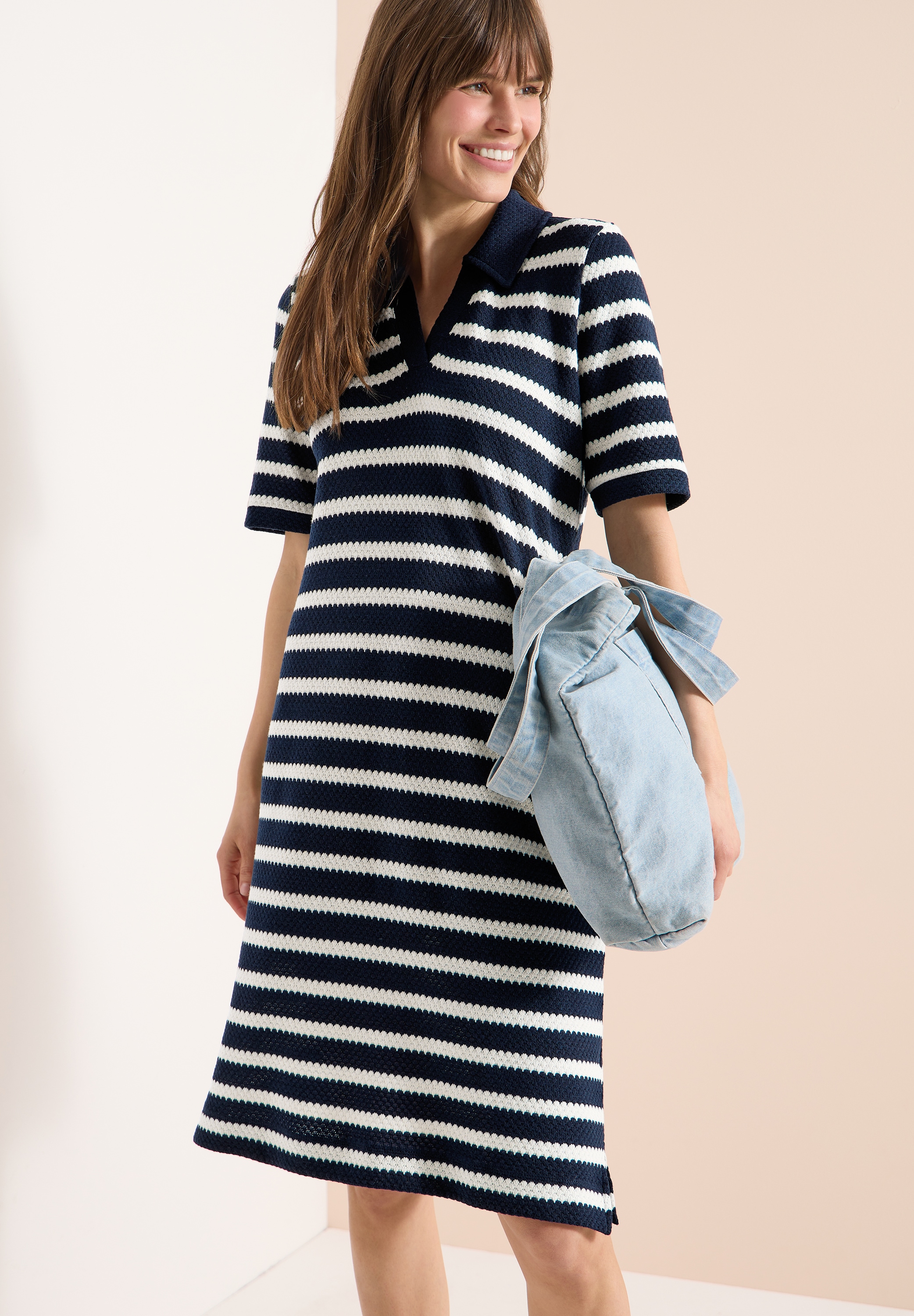 Cecil Robe en tricot en tricot ajouré, longueur genou