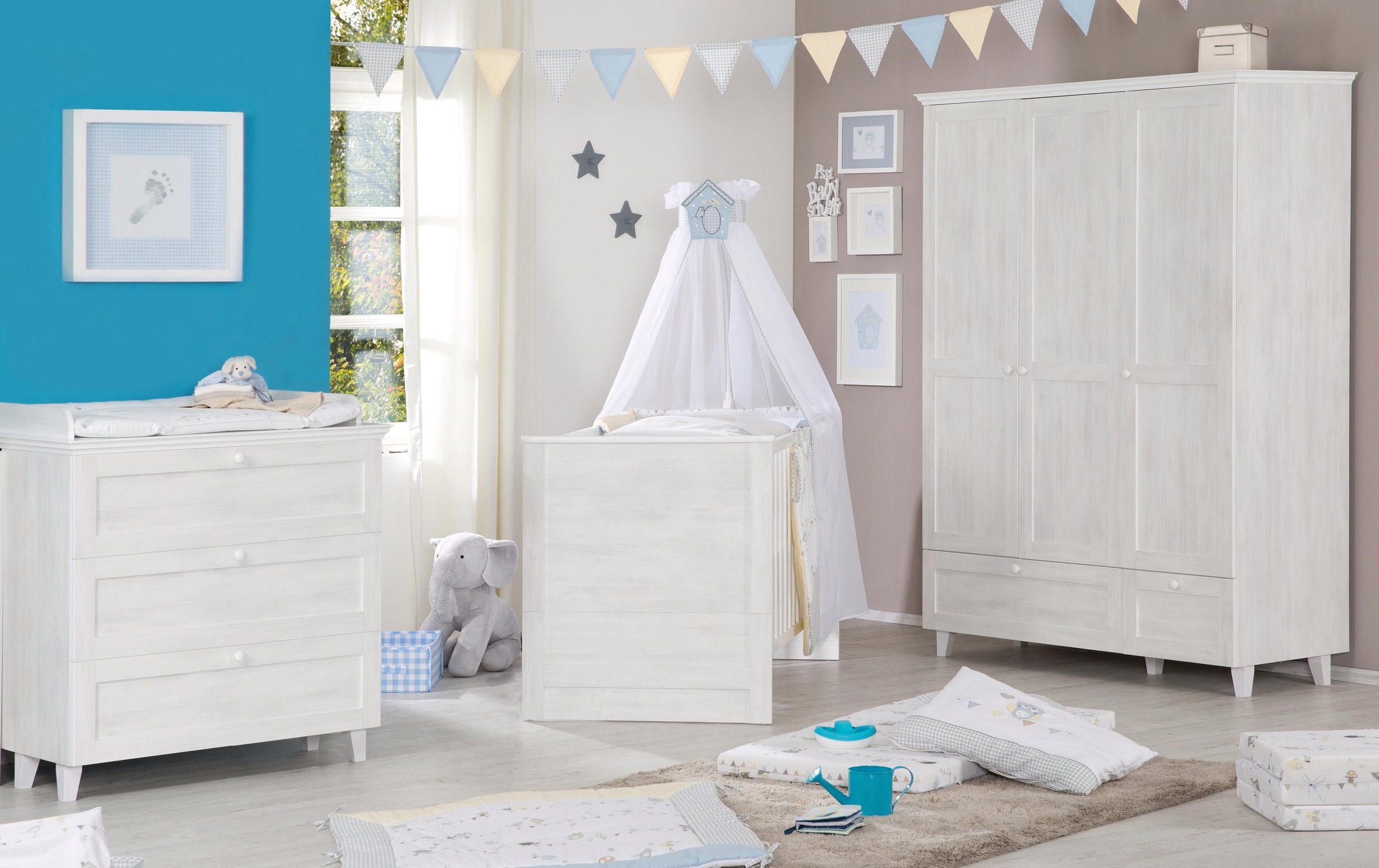 Image of roba® Babyzimmer-Komplettset »Sarah«, (Set, 3 St.), mit Kinderbett, Schrank und Wickelkommode bei Ackermann Versand Schweiz