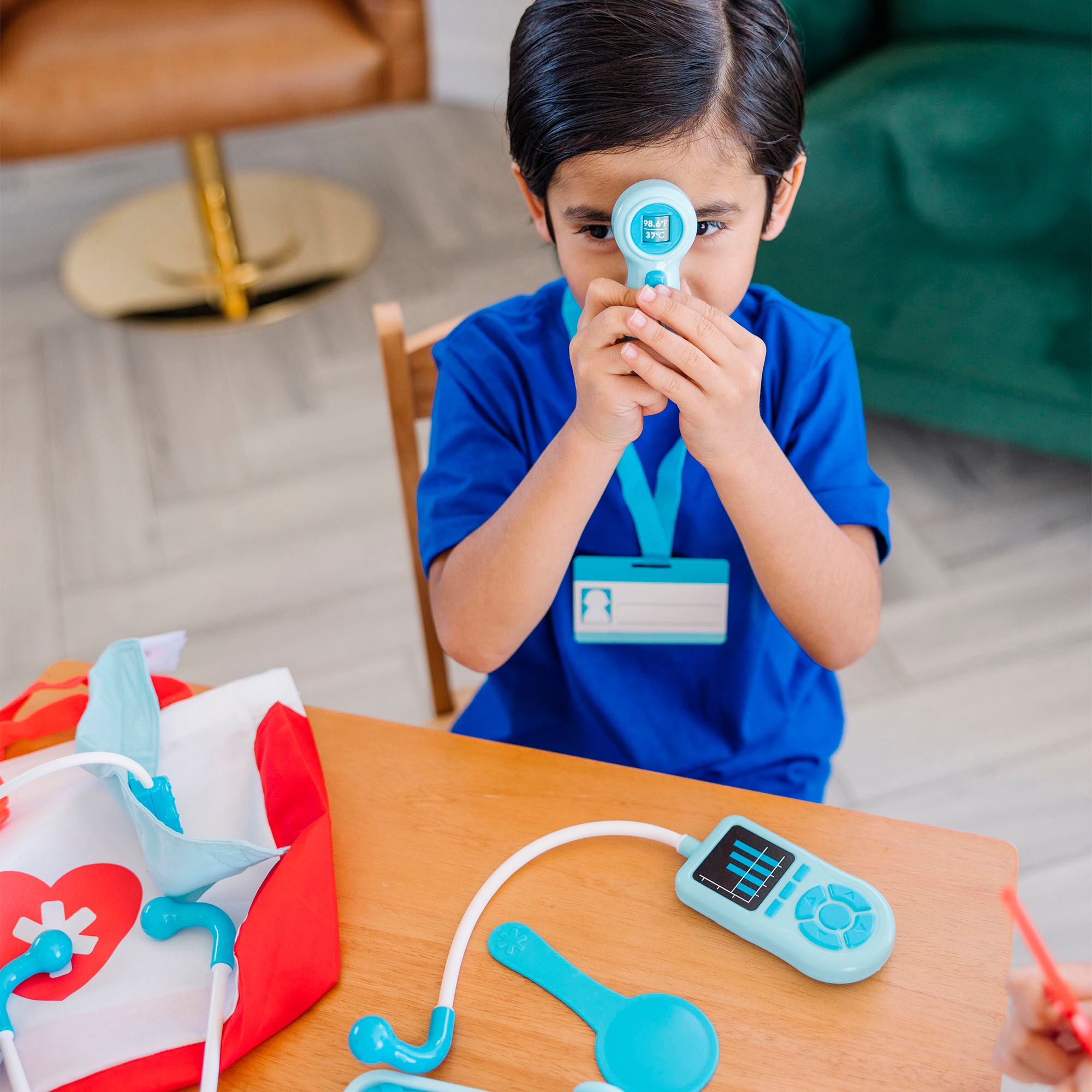 Spin Master Spielzeug-Arztkoffer »Melissa & Doug Gute Besserung Arzt Spielset«