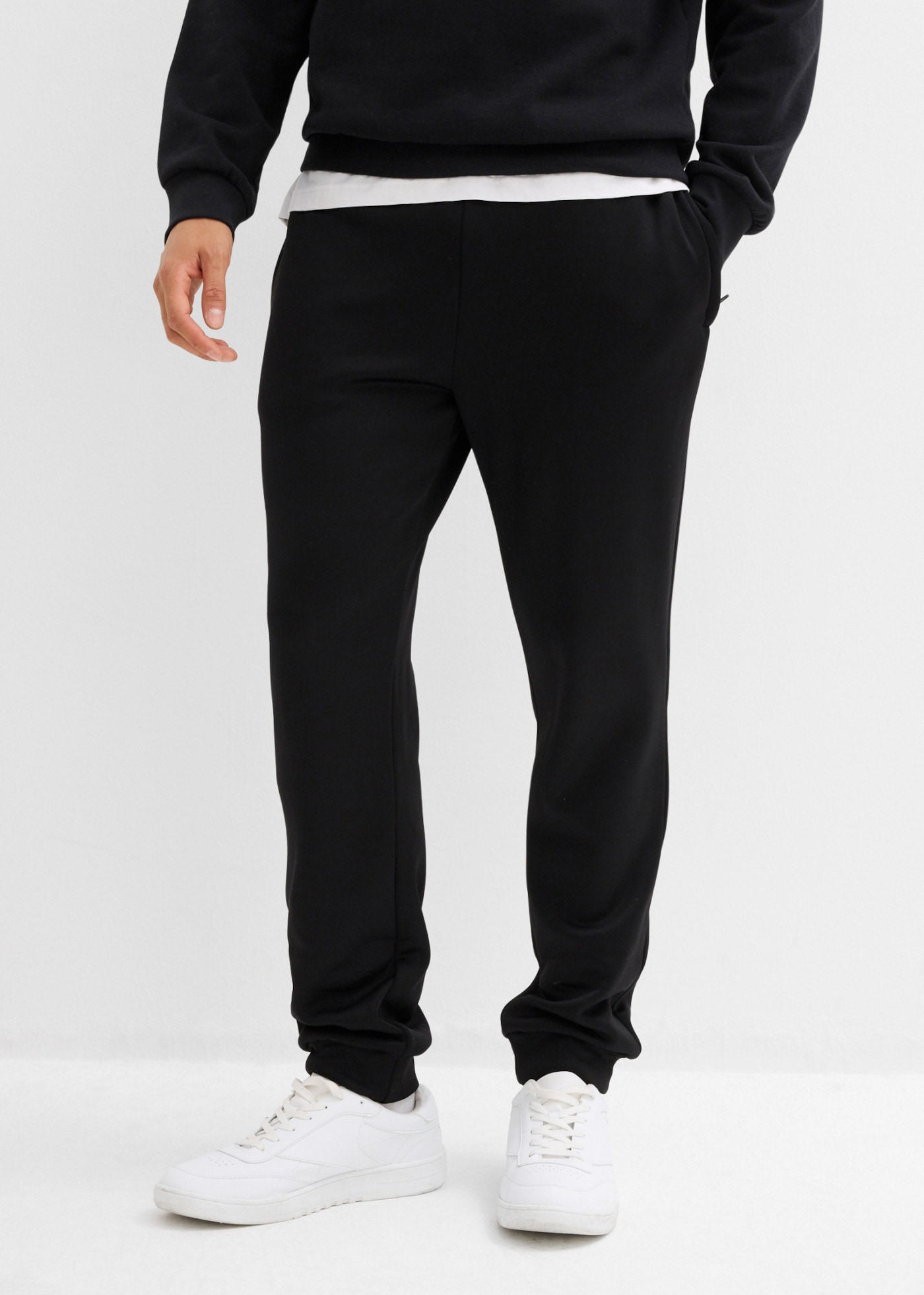 Image of bonprix Jogginghose mit Thermo-Funktion, Regular Fit, im Casual-Stil