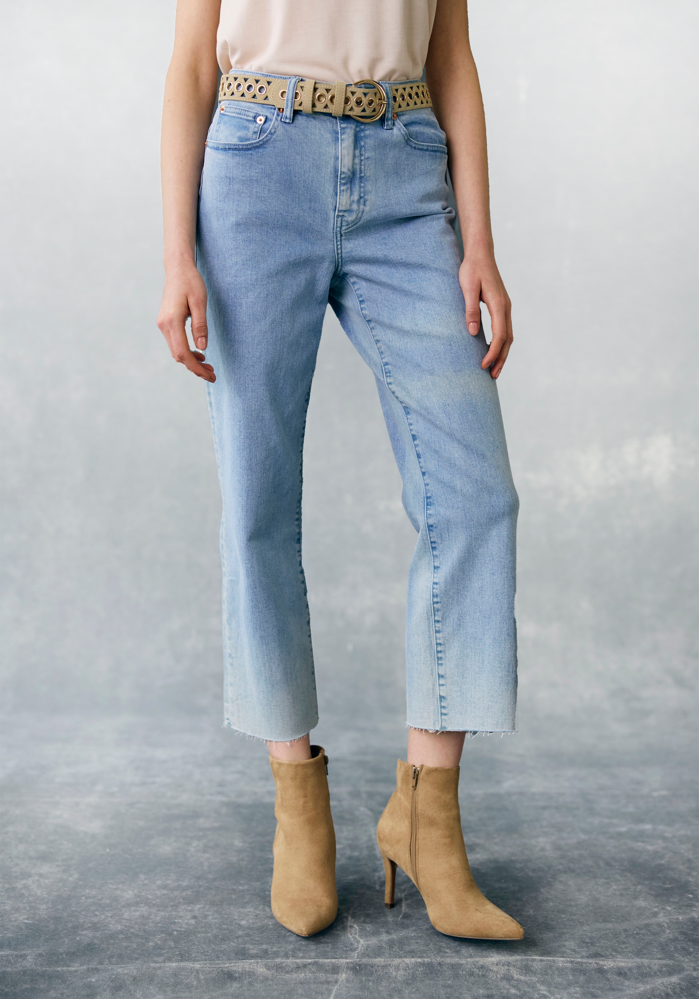 Image of Buffalo Weite Jeans "aus weichem Baumwoll-Denim" leicht ausgefranster Beinabschluss, Culotte in 7/8-Länge, bequem