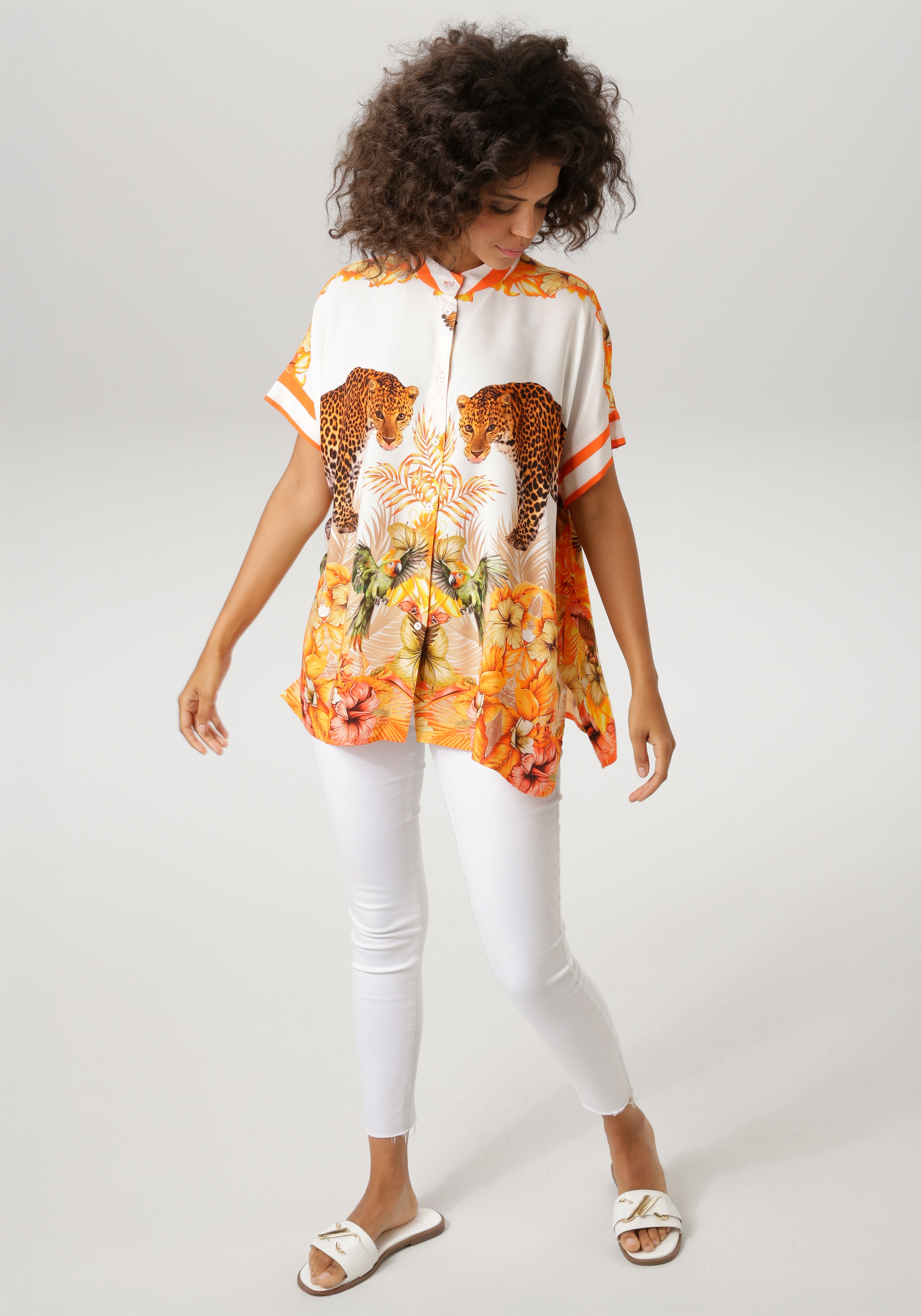 Aniston CASUAL Kurzarmbluse mit Leoparden, tropischen Vögeln, Blüten + Blättern - NEUE KOLLEKTION