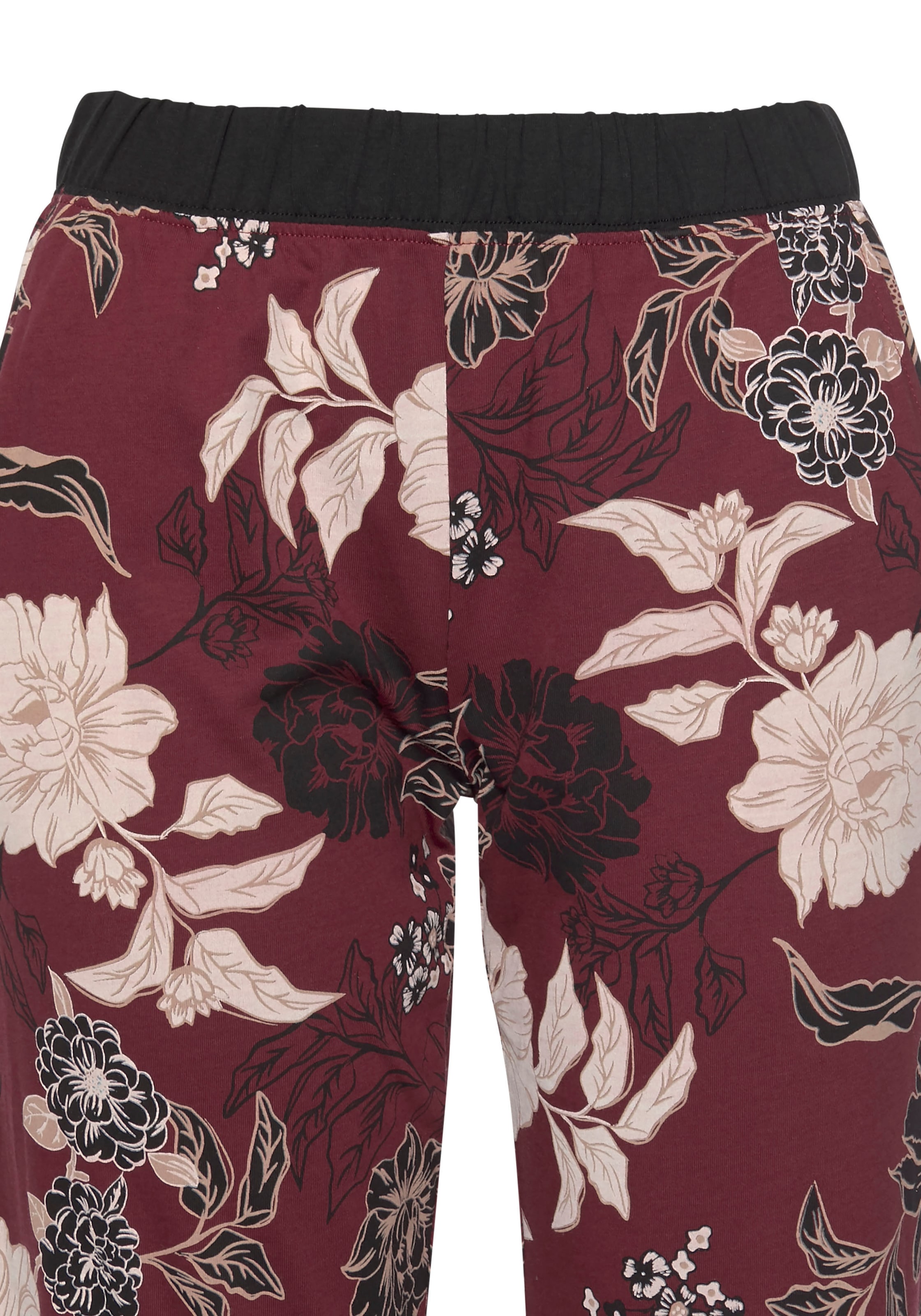 ♕ s.Oliver Pyjama, (2 tlg., 1 Stück), im Blumen-Dessin mit Streifen-Details  versandkostenfrei kaufen