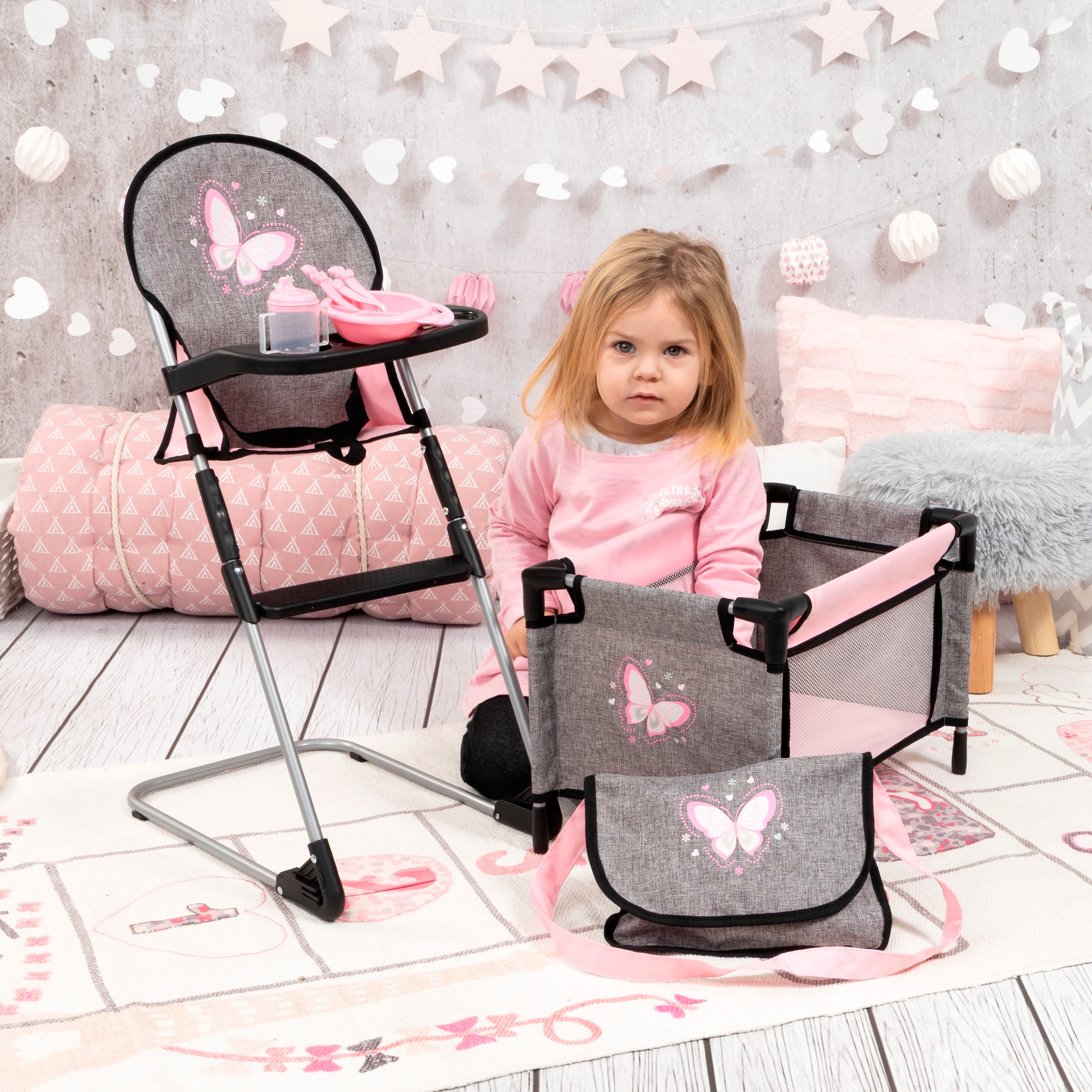 Bayer Puppenbett »Puppen-Reisebett« inklusive Hochstuhl, Tasche, Teller, Trinkbecher, Besteck u. Schnuller