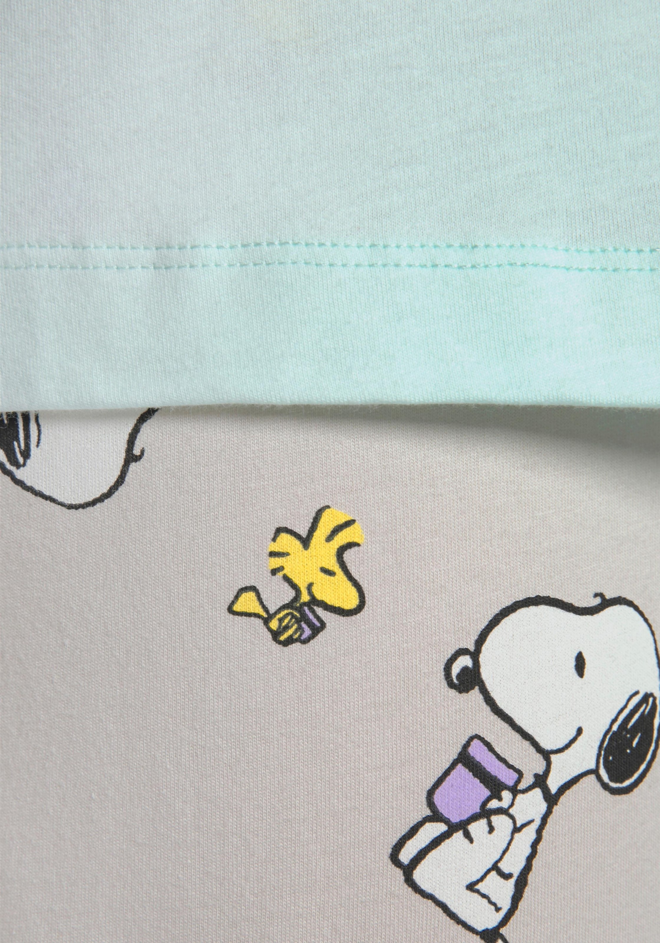 Peanuts Pyjama, (2 tlg., Stück), Trouver sur Woodstock mit Druck Snoopy und 1