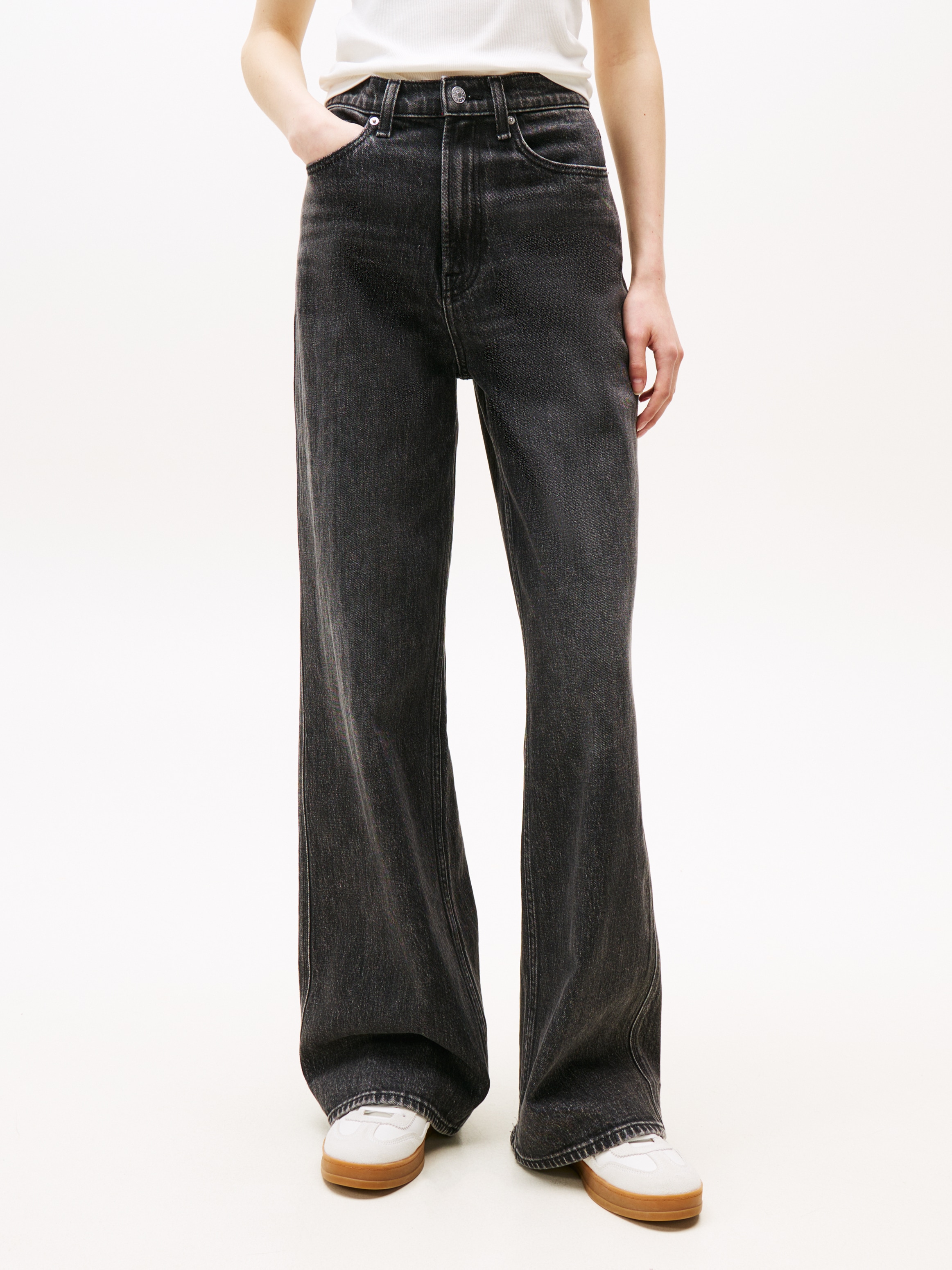 Tommy Jeans Weite Jeans »Claire High Rise«, mit Logo-Badge