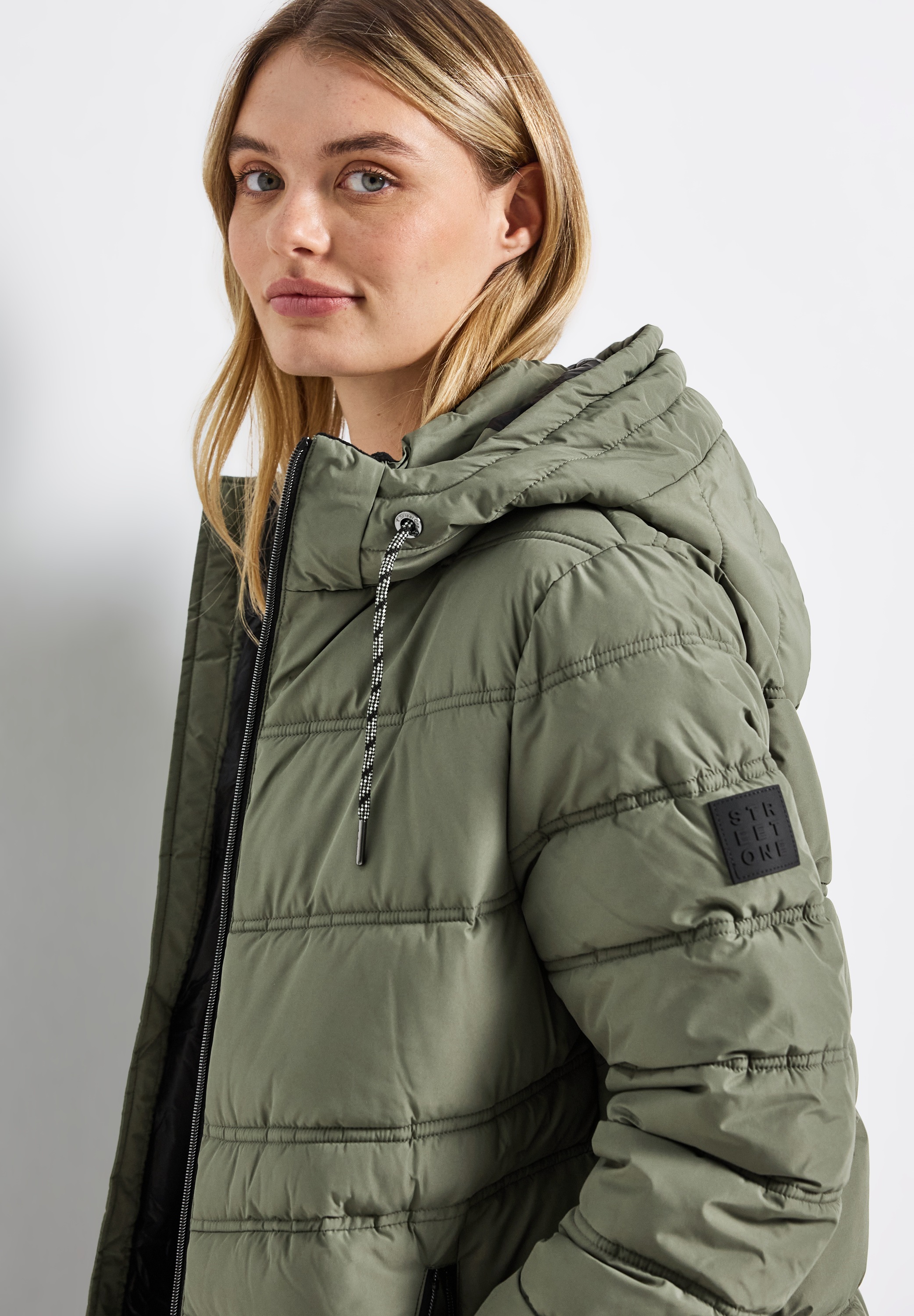 Image of STREET ONE Steppjacke mit Kapuze lange Winterjacke, mit Kapuze
