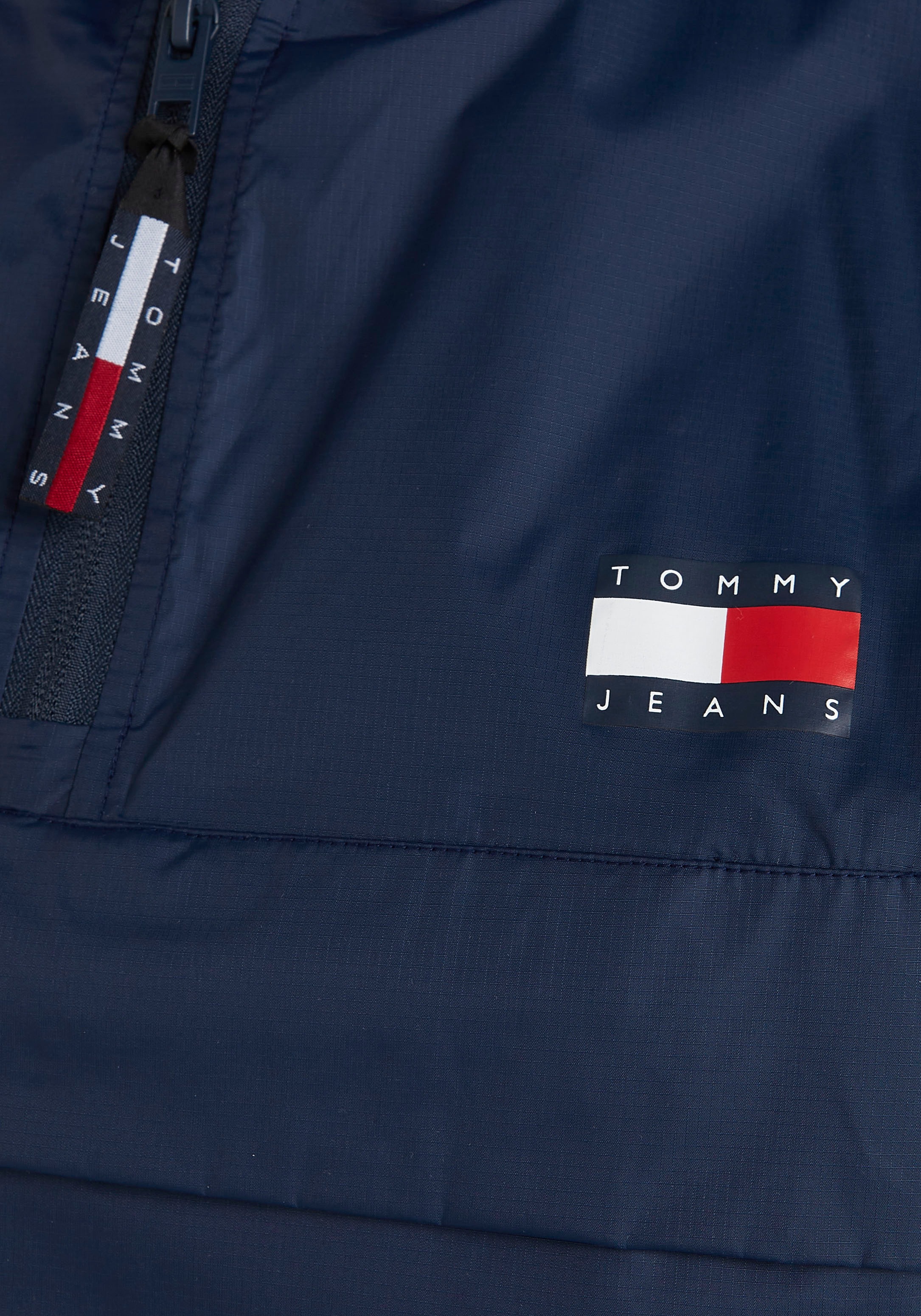 Tommy Jeans Plus Windbreaker »TJM PLUS PCK CHICAGO POPOVER«, mit Kapuze