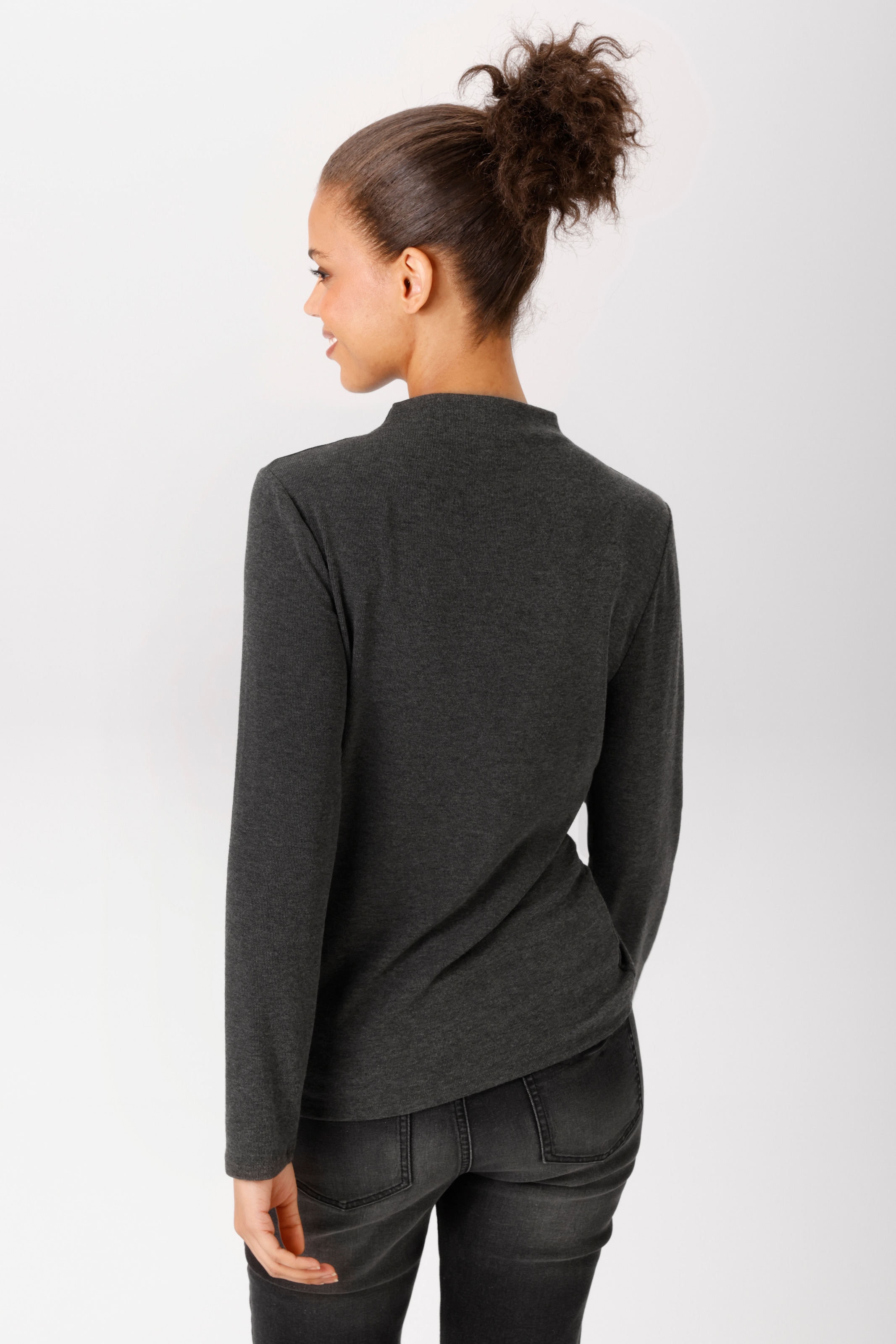 Aniston CASUAL Langarmshirt mit dekorativer Schnalle am Saum - NEUE KOLLEKTION