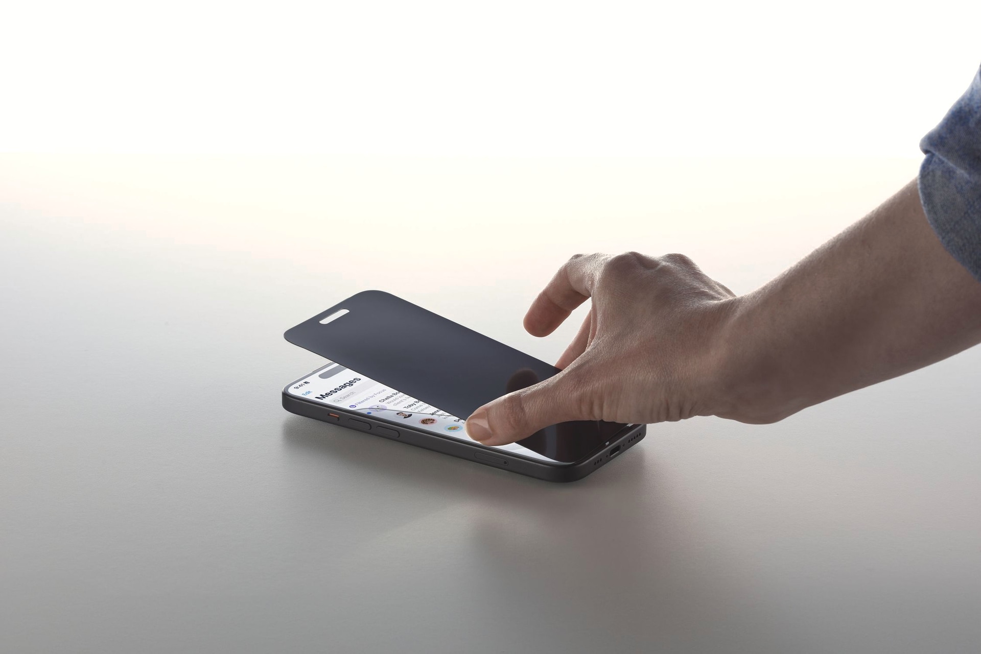 Cellularline Displayschutzglas »TOP SECRET ECLIPSE Screen Protector«, für Apple iPhone 16, Blickschutzfolie, Schutzfolie, Bildschirmschutz, kratz- & stossfest