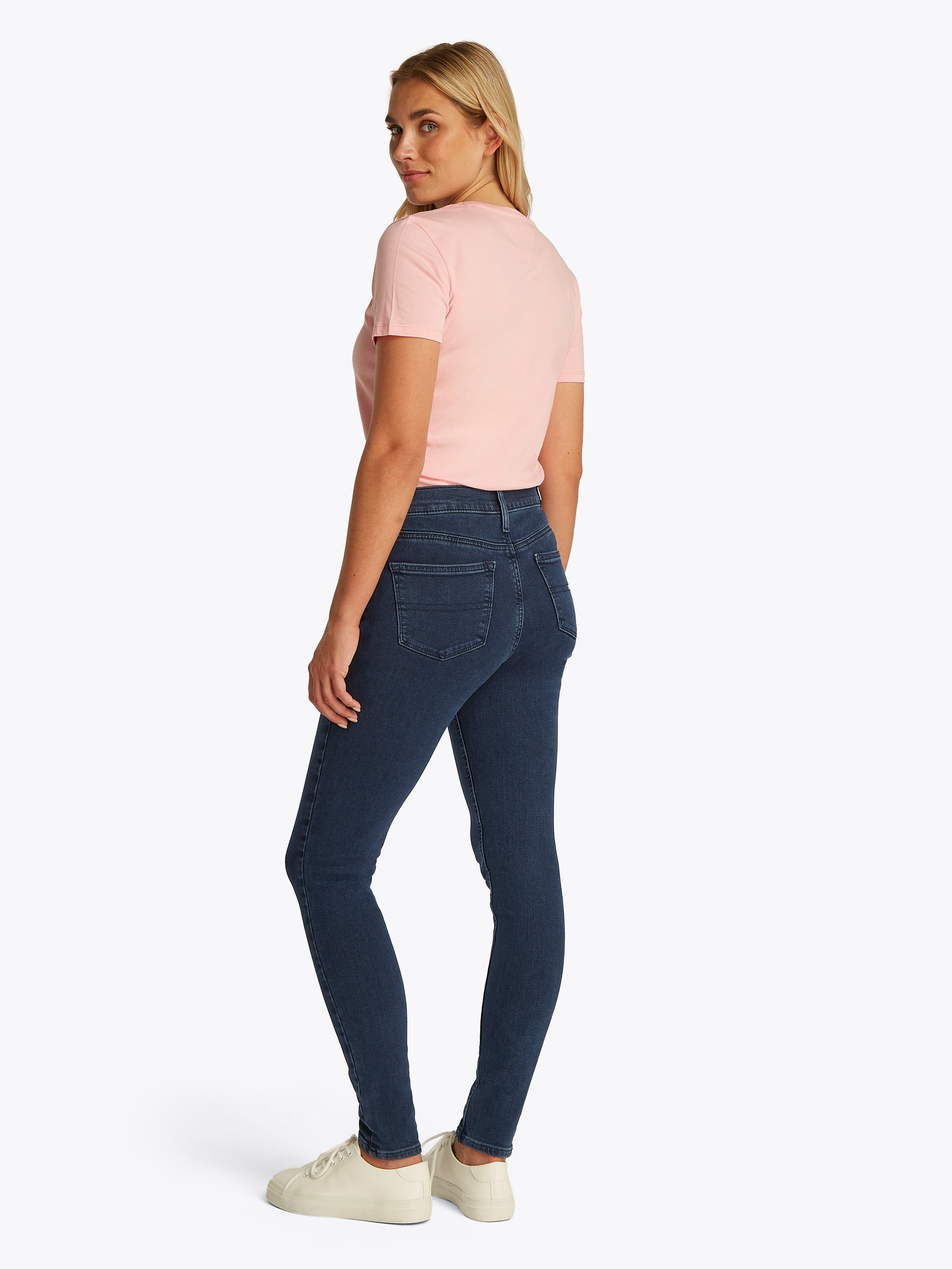 Tommy Jeans Skinny-fit-Jeans »Nora Mid Rise Skinny Fit«, mit Waschung, mit Logo-Badge