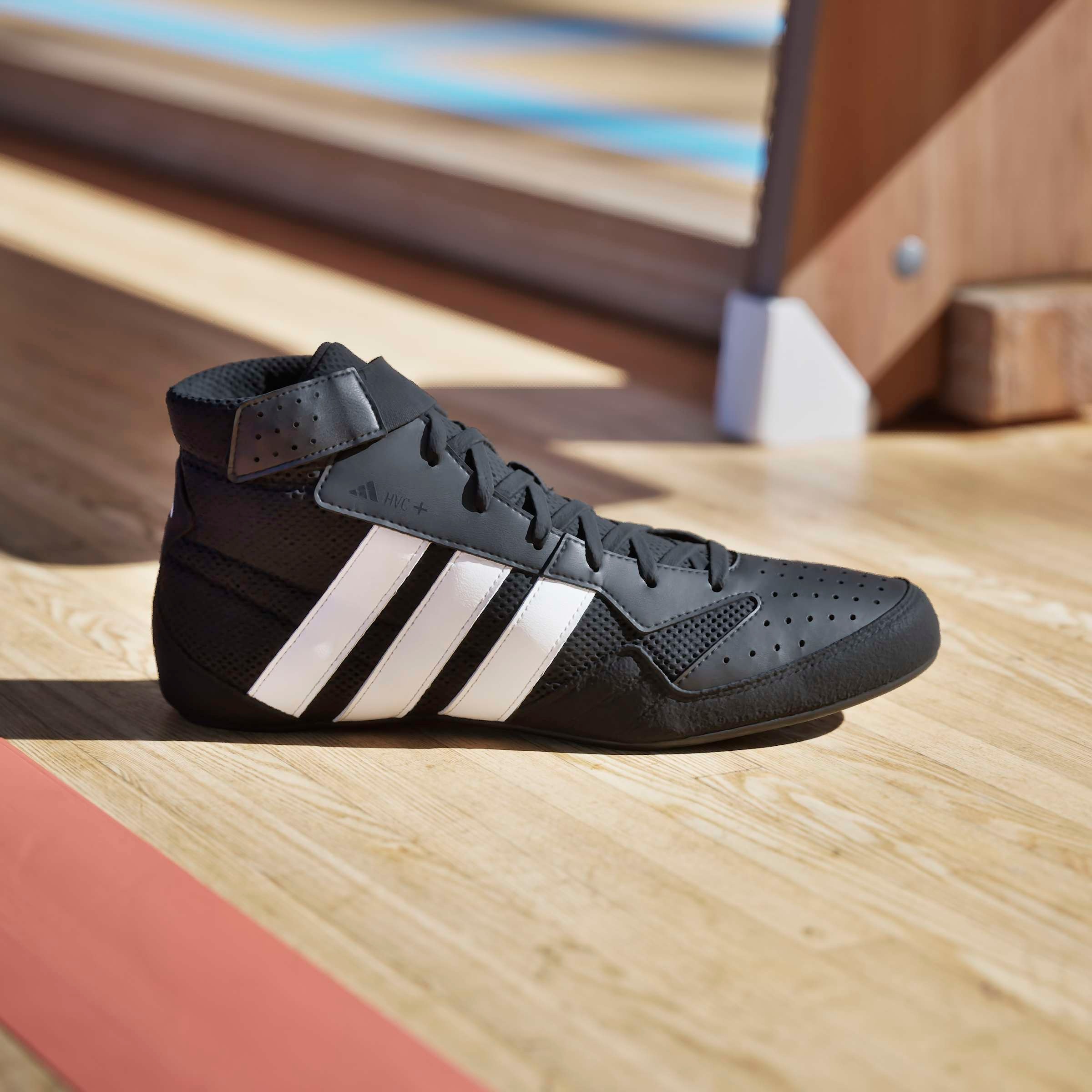 adidas Performance Chaussure d'entraînement »HVC PLUS«  Chaussure à empiècements contrastés