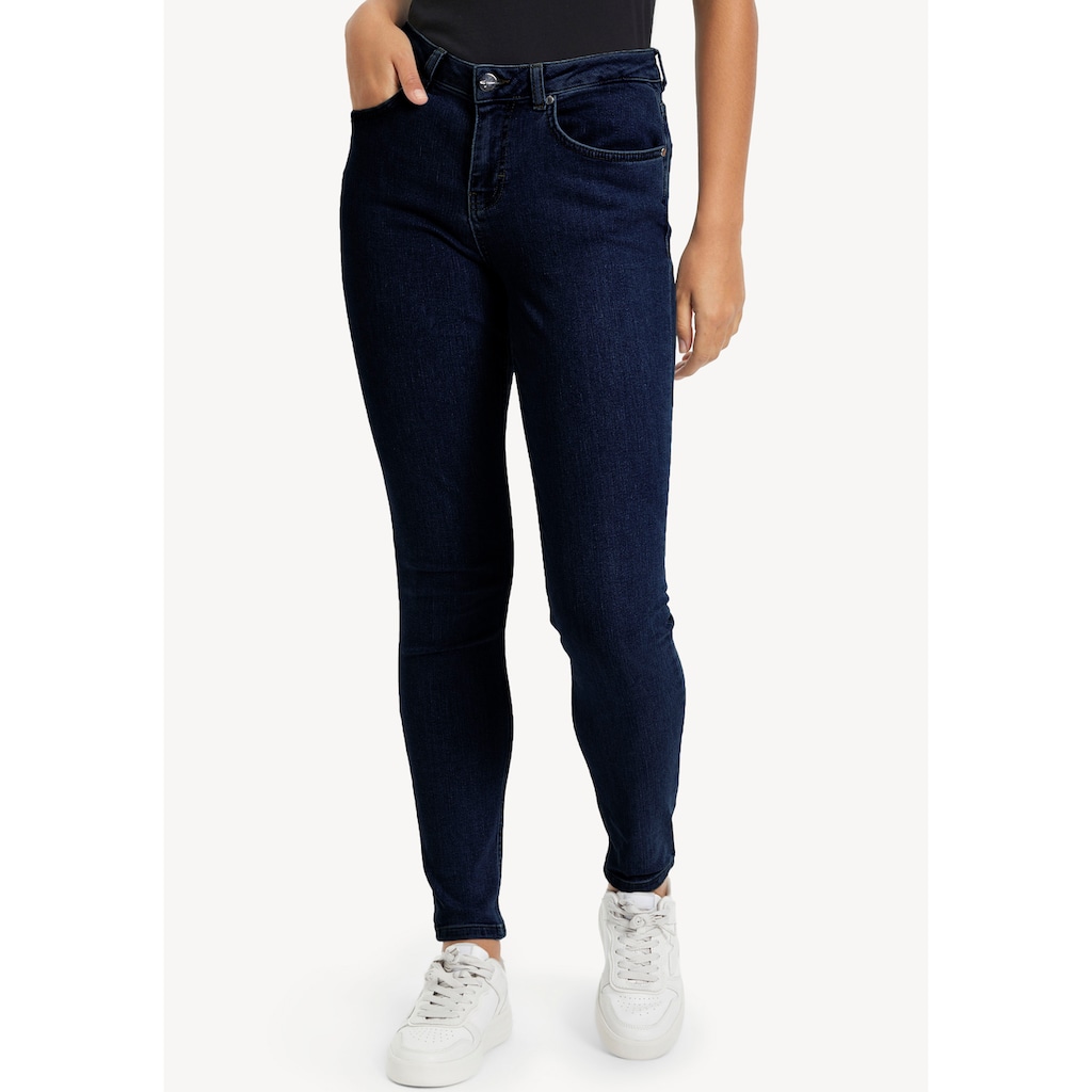 Tamaris Slim-fit-Jeans, mit Logo-Badge - NEUE KOLLEKTION