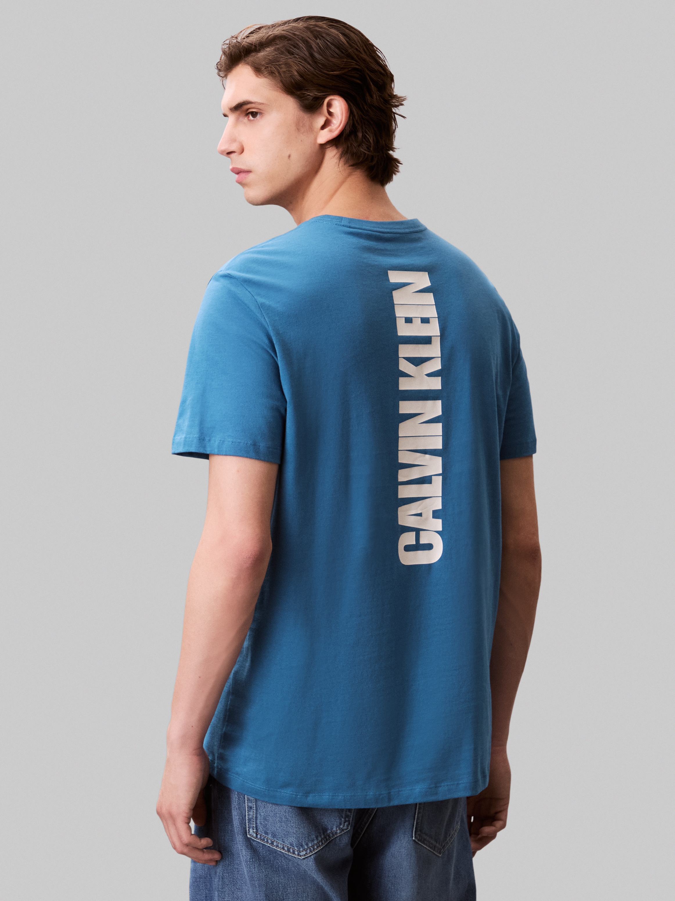 Calvin Klein Jeans T-Shirt »SS 30s E WRD STRTCH«, mit grossem Logodruck auf dem Rücken