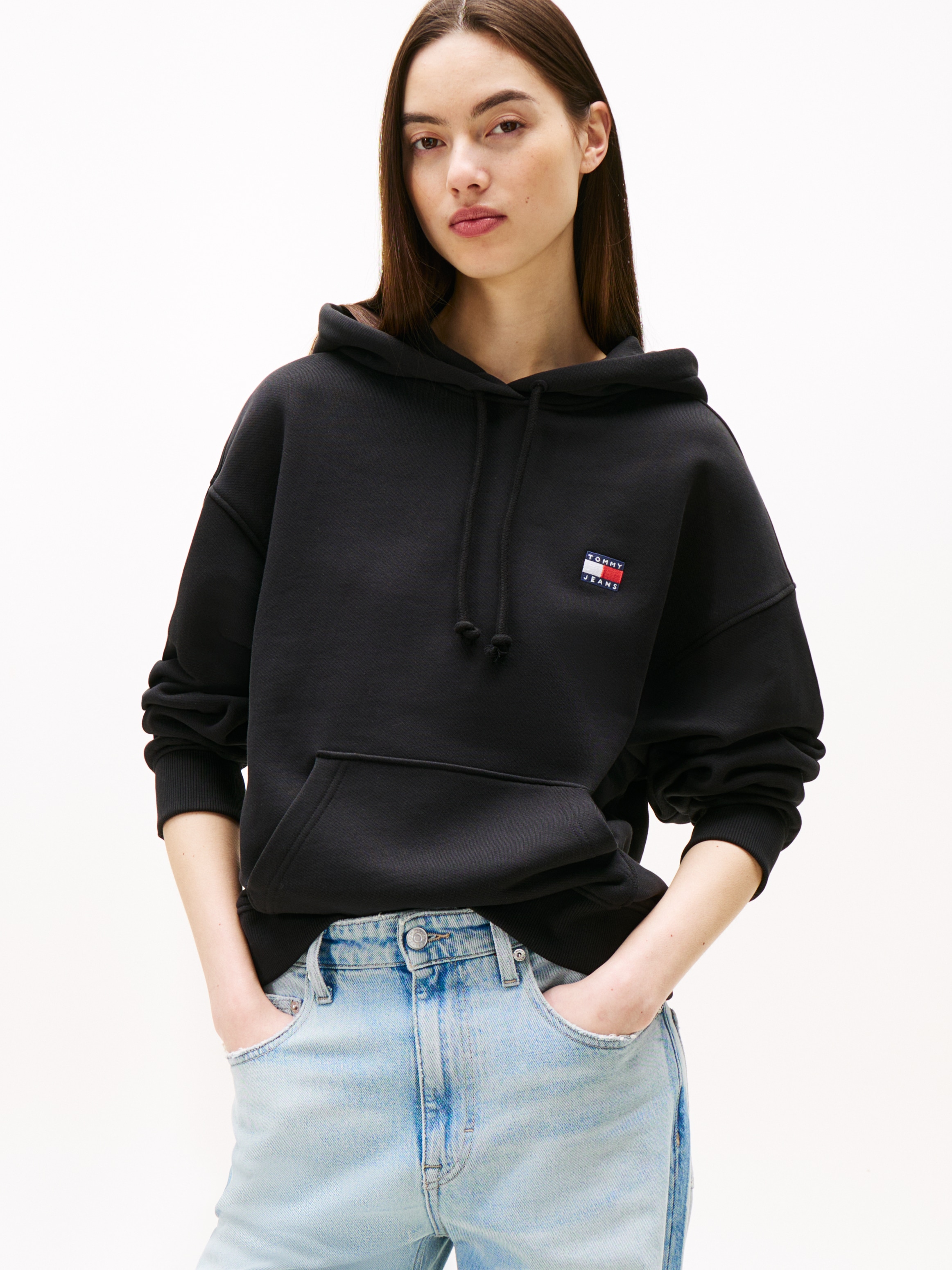 Image of Tommy Jeans Kapuzensweatshirt "TJW BXY BADGE HOODIE EXT", mit Logo-Badge
