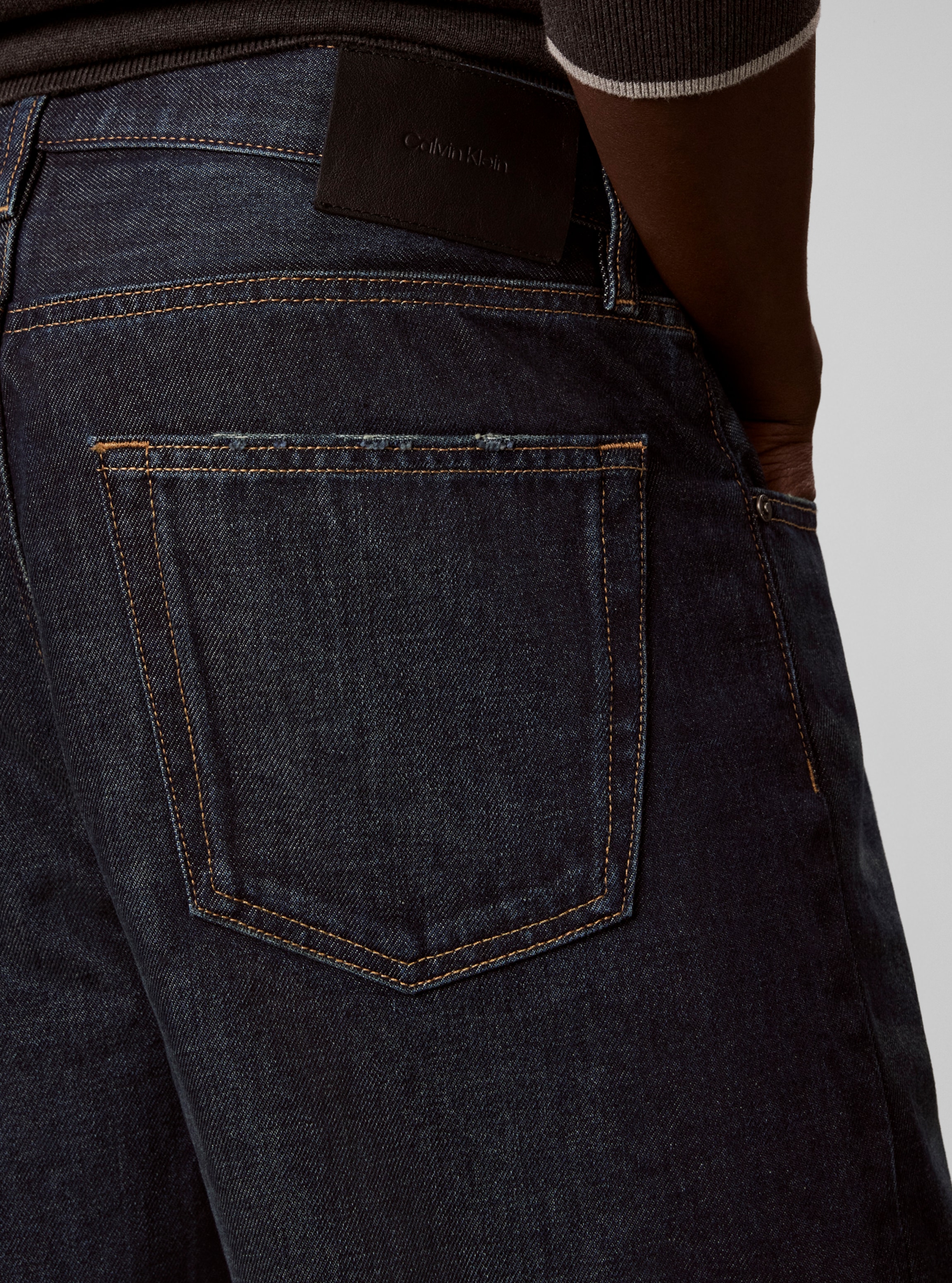 Calvin Klein Jeans taille basse »90S TAPER RIPTIDE JEAN« coupe régulière avec poches pratiques