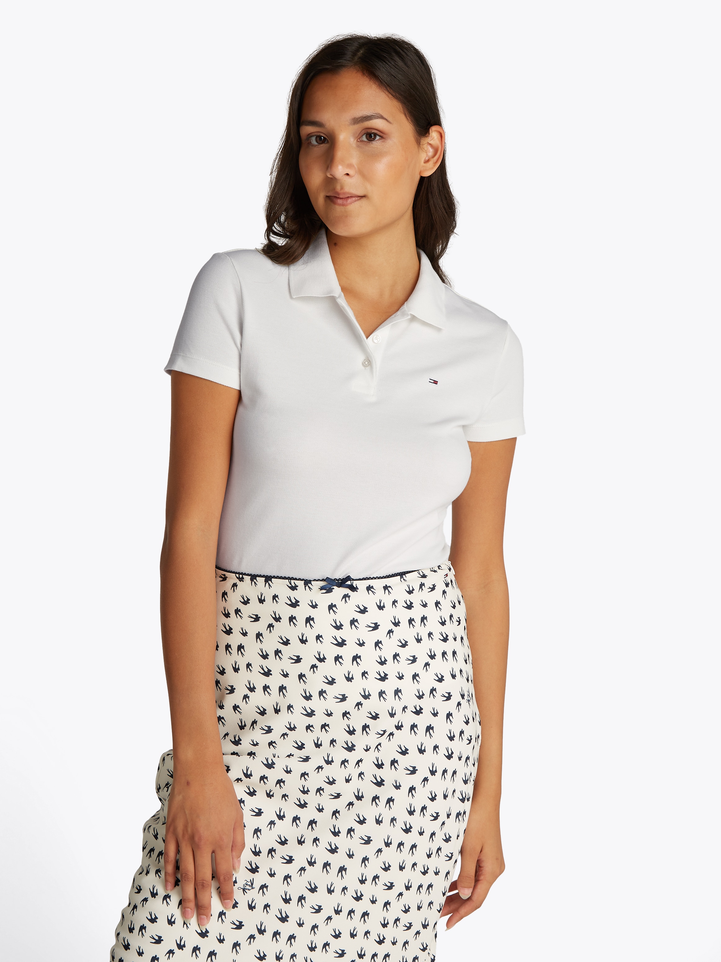 Tommy Jeans Poloshirt »TJW SLIM ESSENTIAL POLO SS«, mit Logostickerei