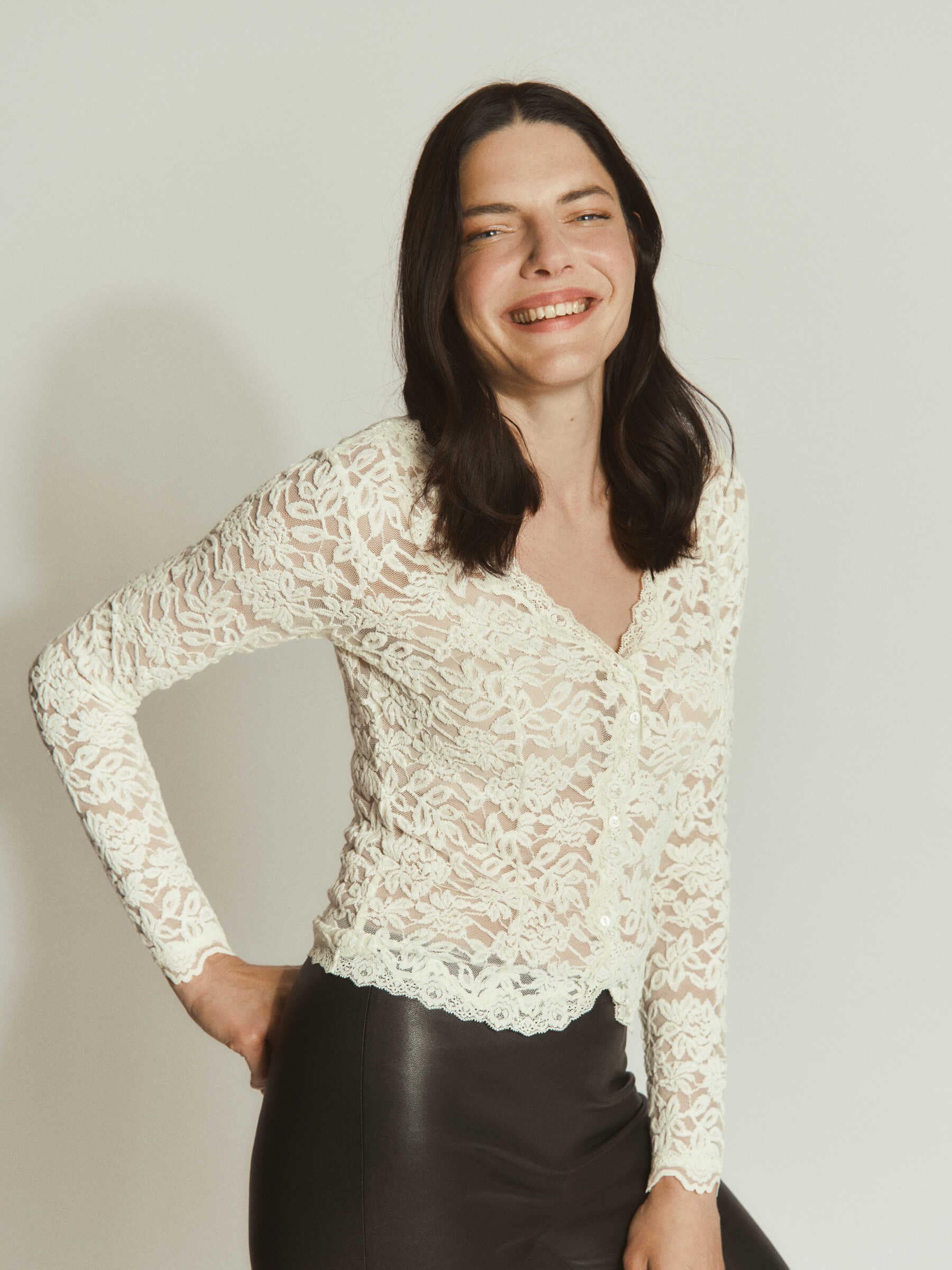 rosemunde Veste en tricot »Delicia lace cardigan« traumhafte Jacke aus elastischer Baumwollspitze mit V-Ausschnitt